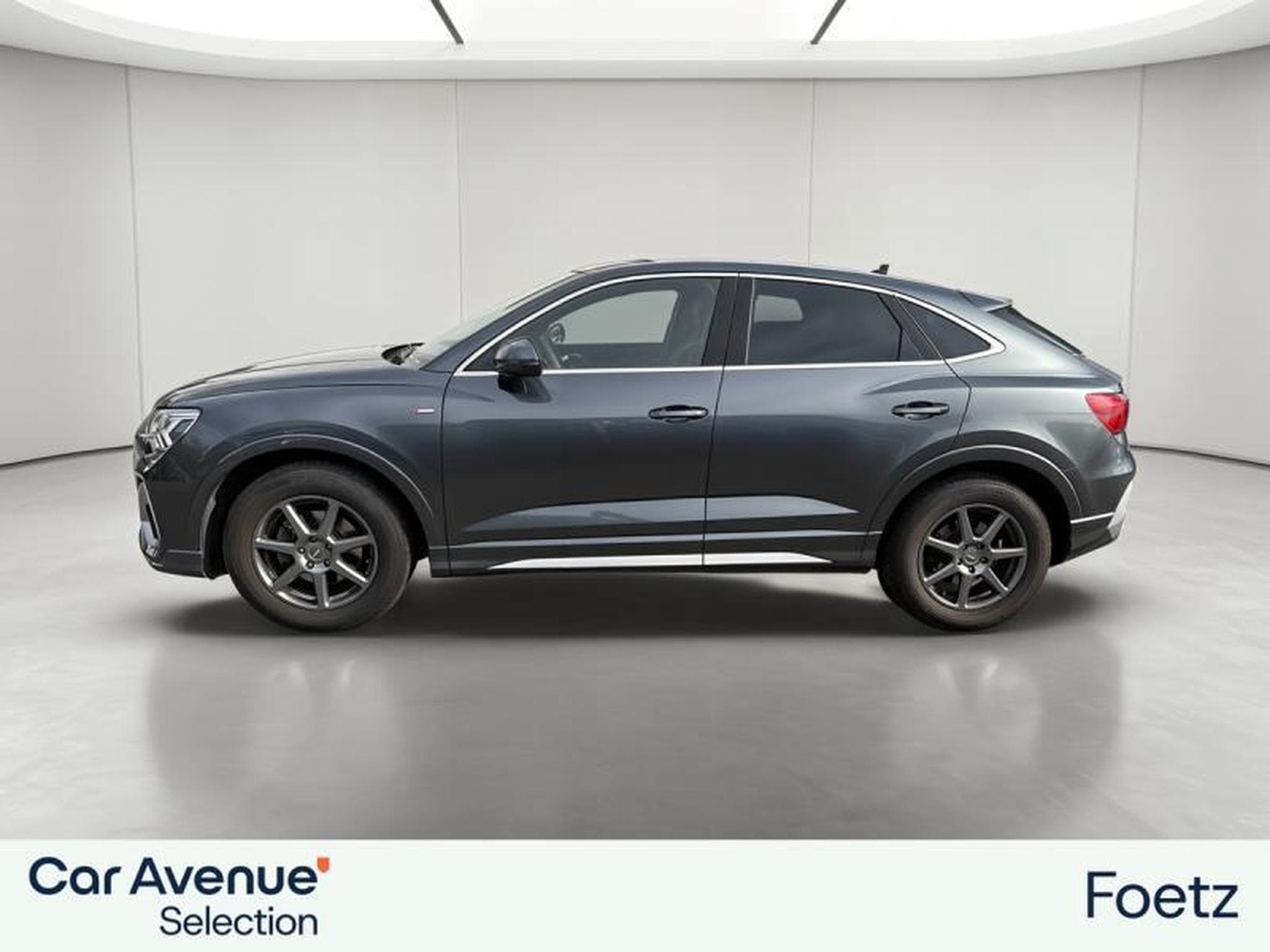 Audi Q3 SPORTBACK S-LINE (2022) - Foto 2