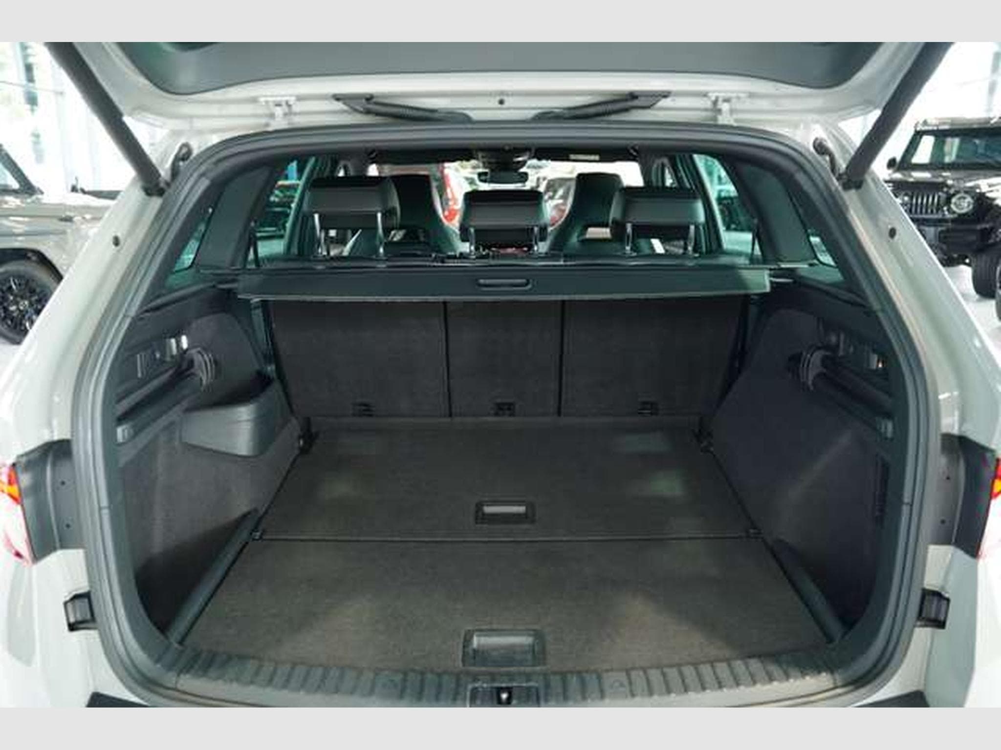 Skoda Kodiaq Sportline 4x4 DSG *2.H *ACC *Kamera *AHK (2019) - Photo 42