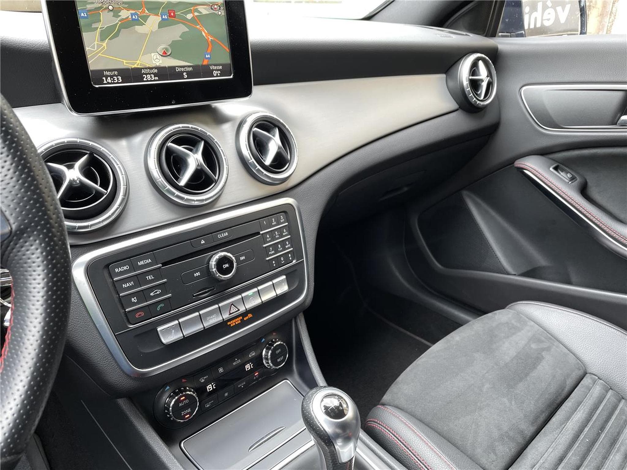 Mercedes CLA 180 122 CV SHOOTING BRAKE AMG LINE GPS CLA (2016) - Photo 6