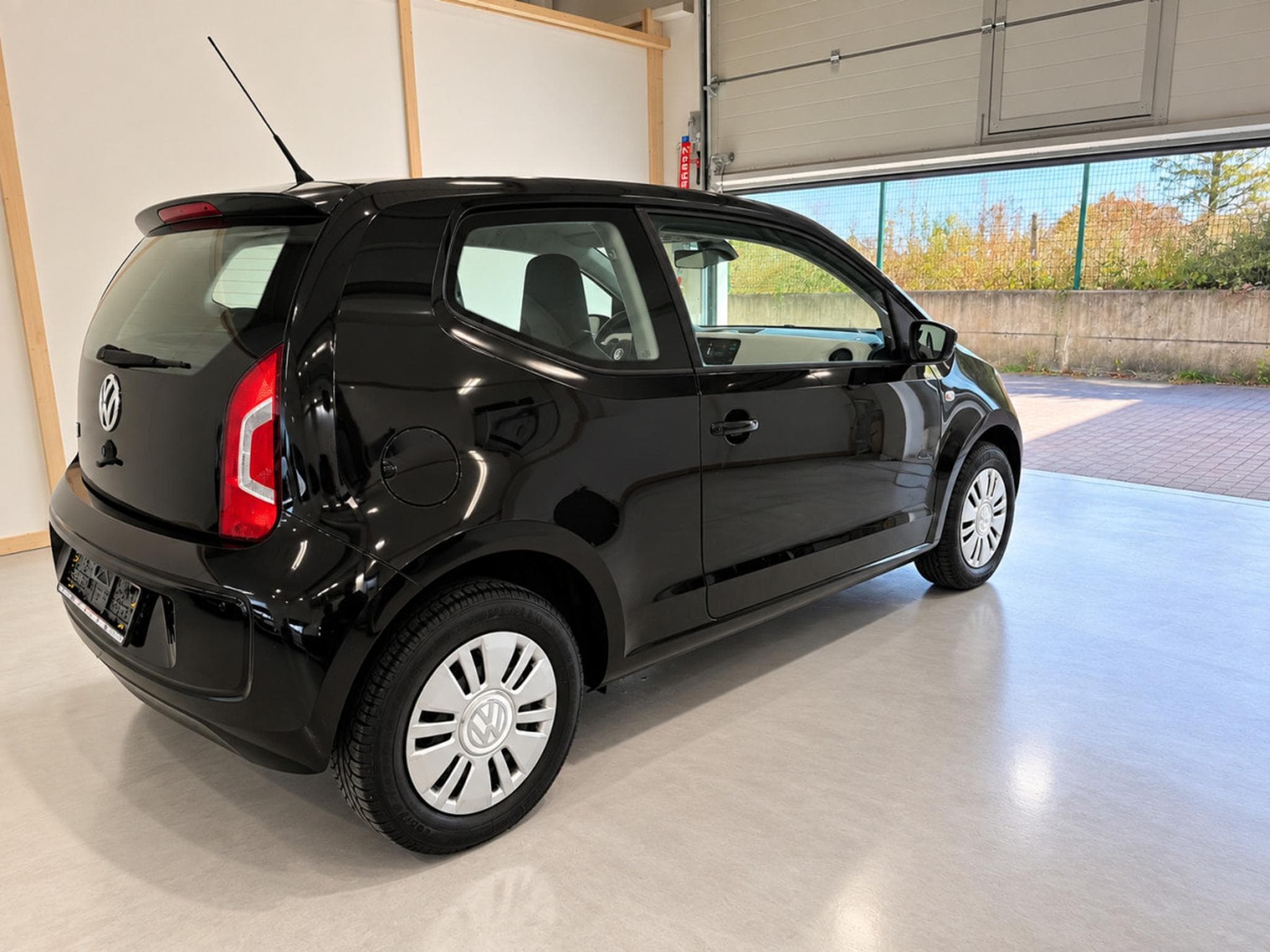 VW UP 1.0 Move Up! Clim (2012) - Foto 3