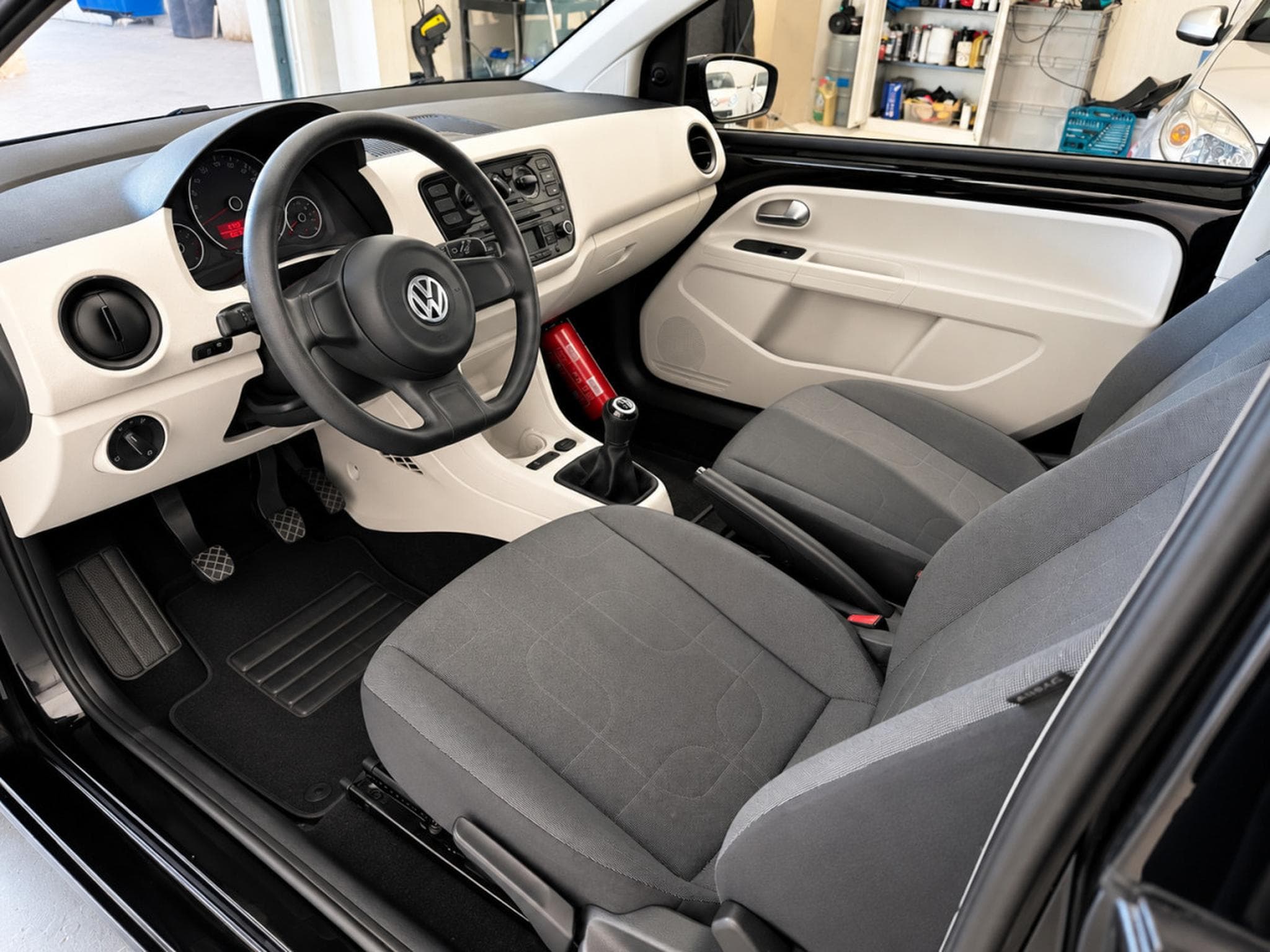 VW UP 1.0 Move Up! Clim (2012) - Foto 5