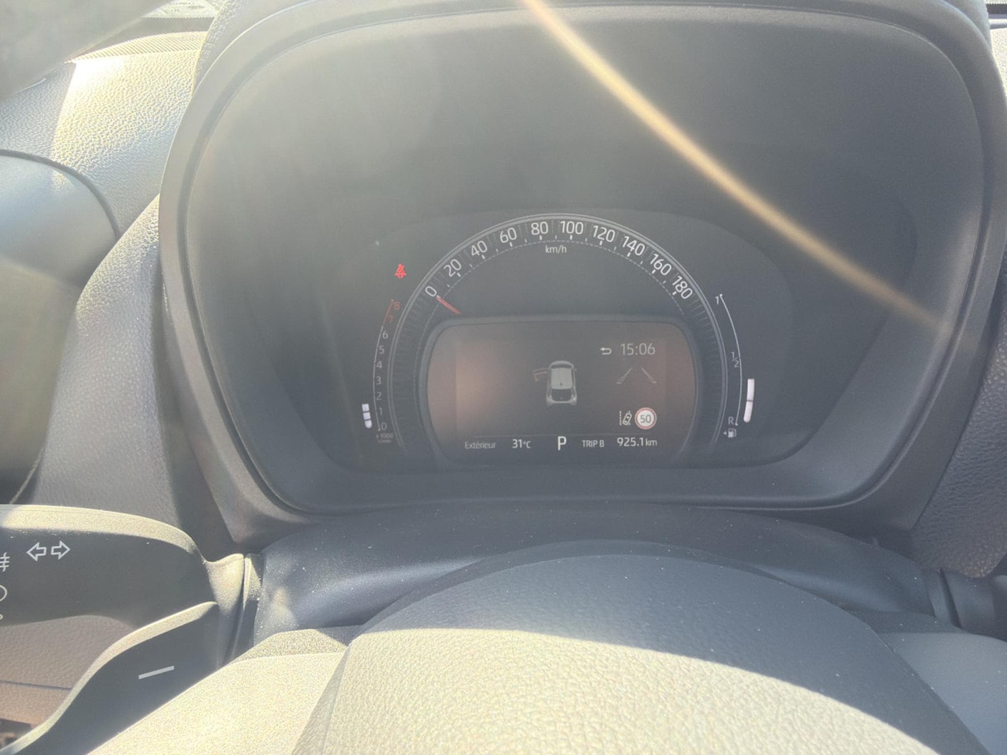 Toyota Aygo Aygo X 1.0 VVT-I CVT ENVY (2024) - Photo 5