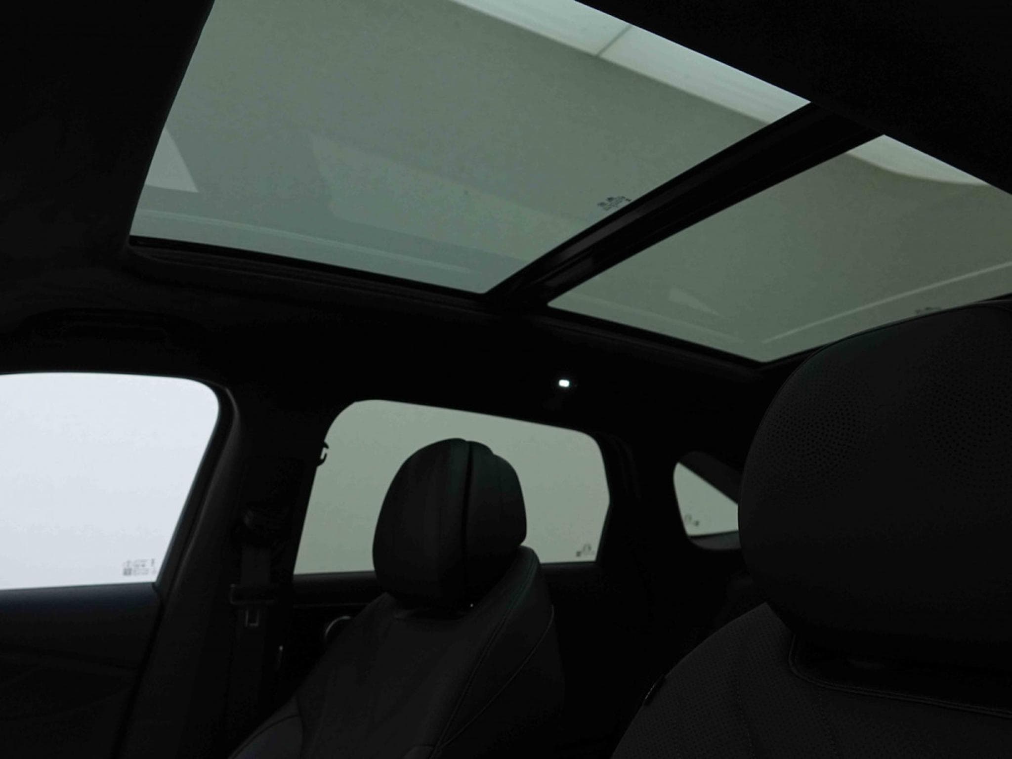 Omoda 9 1.5 T-GDI 537 PHEV DCT Premium (2026) - Foto 11