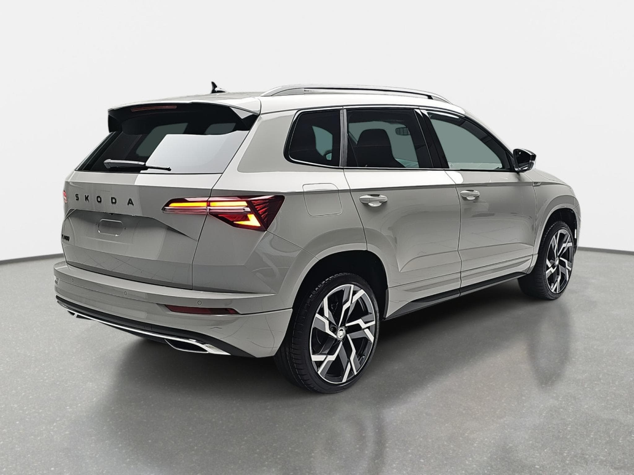 Skoda Karoq 2.0 TSi 190 DSG SPORTLINE 4x4 (2025) - Foto 4
