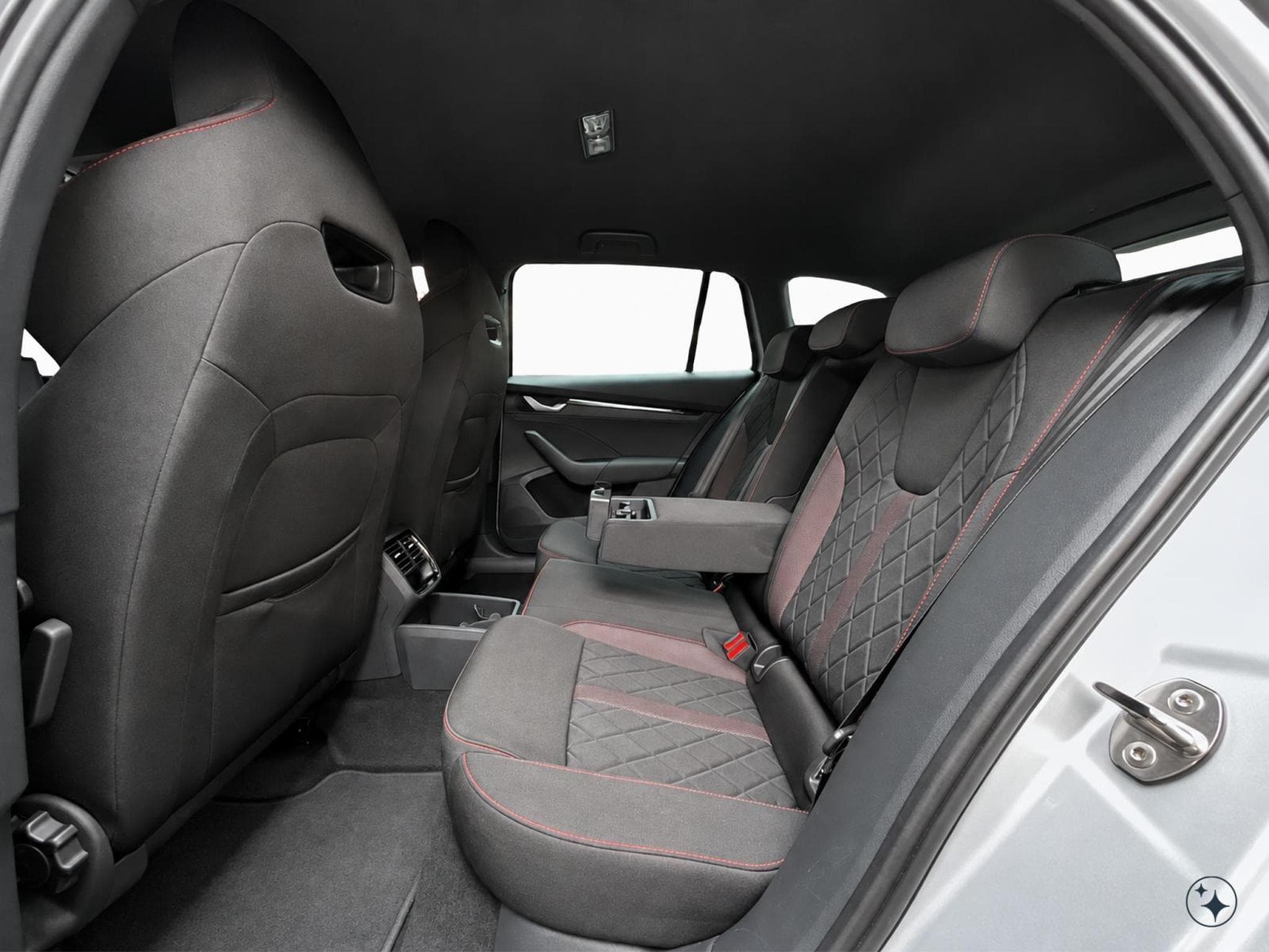 Skoda Octavia RS+DSG+Led+Navi+AHK+DAB+ (2025) - Photo 14