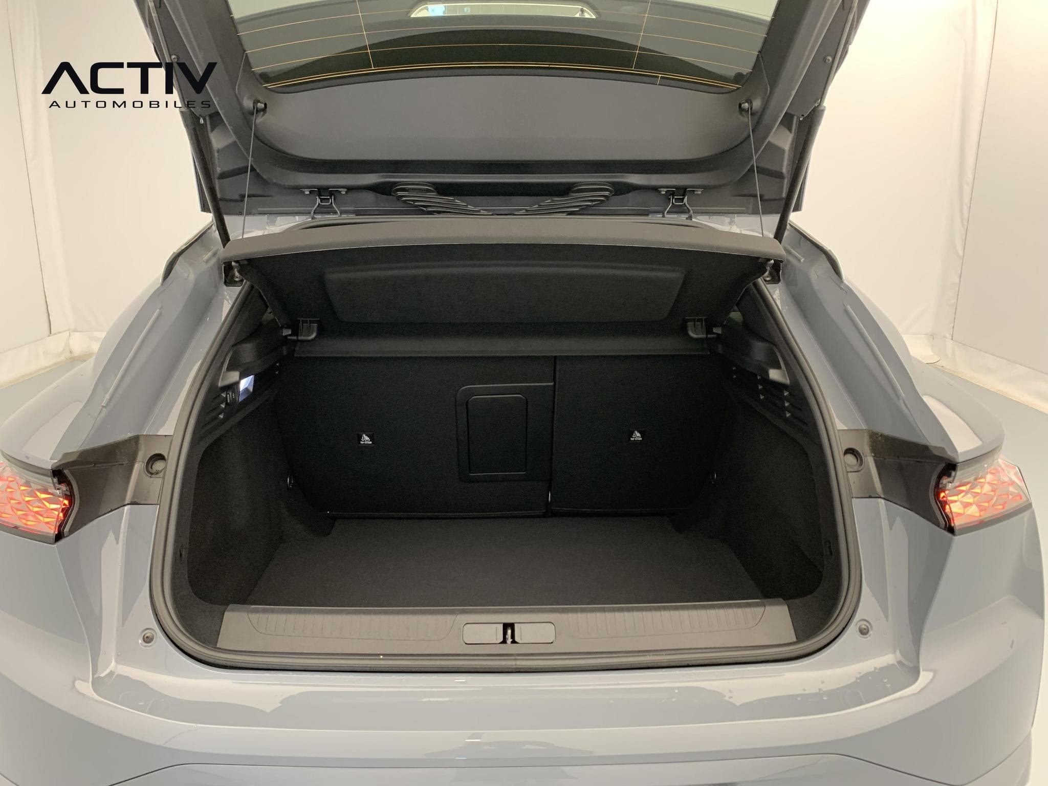 DS Automobiles DS4 Hybride 145 e-DCT6 Etoile - Alcantara (2025) - Foto 11