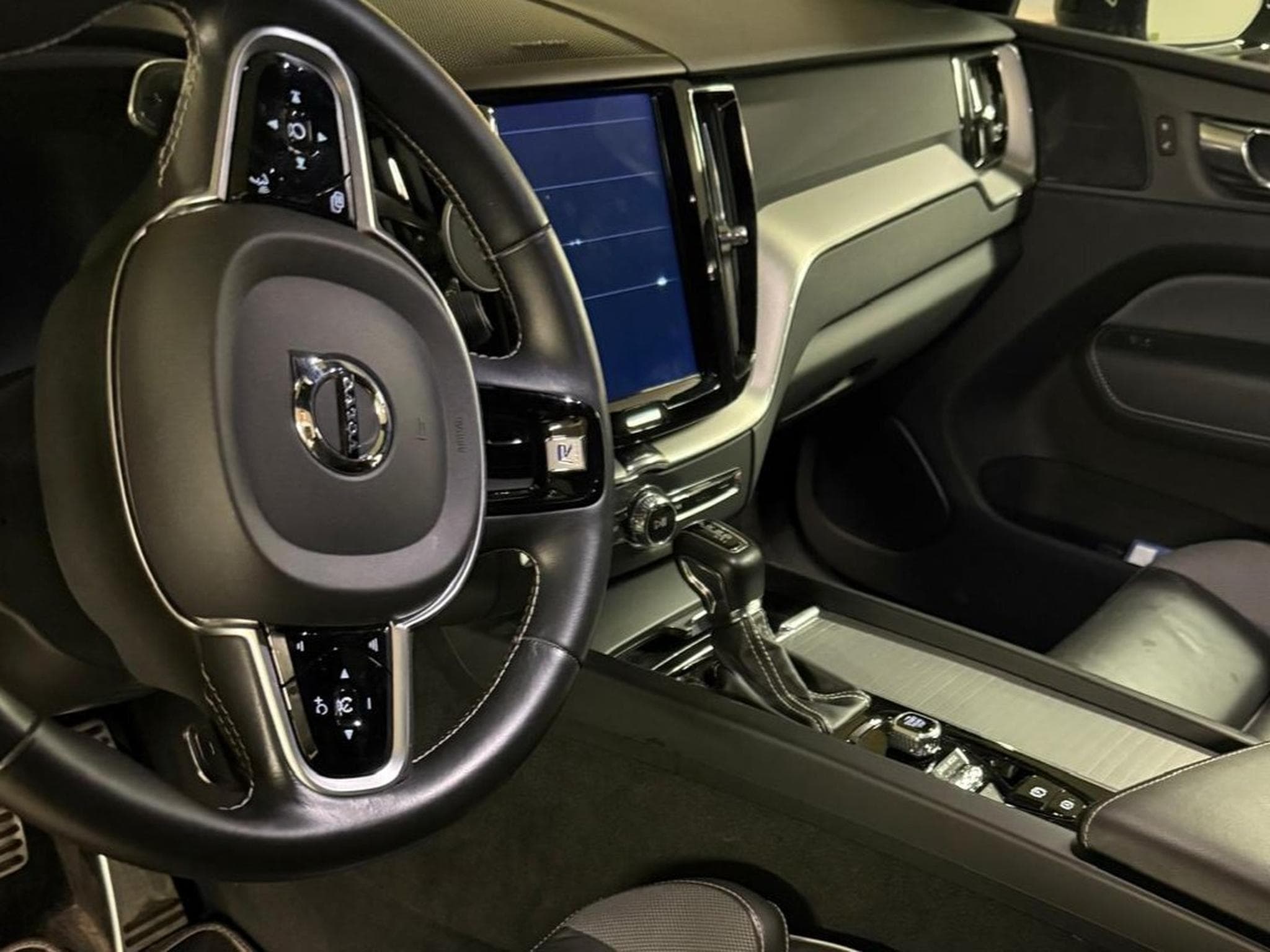 Volvo XC60 XC60 D4 R-Design (2020) - Photo 9