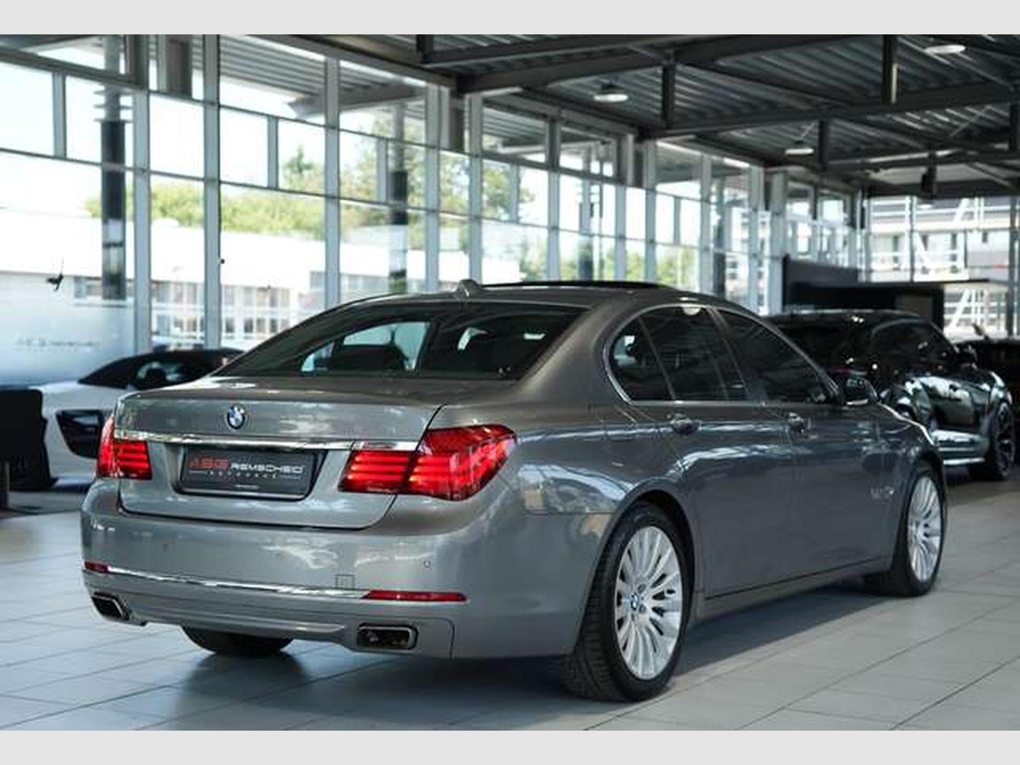 BMW 750 i xDrive *19 *360° *Sitzklima*H-UP*Memory (2012) - Photo 7
