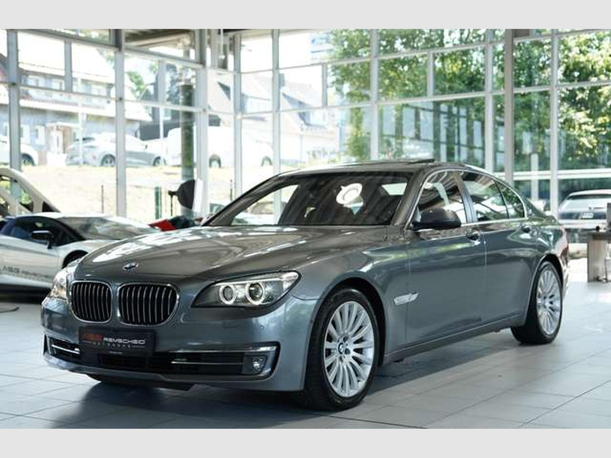 BMW 750 i xDrive *19 *360° *Sitzklima*H-UP*Memory (2012) - Photo 4
