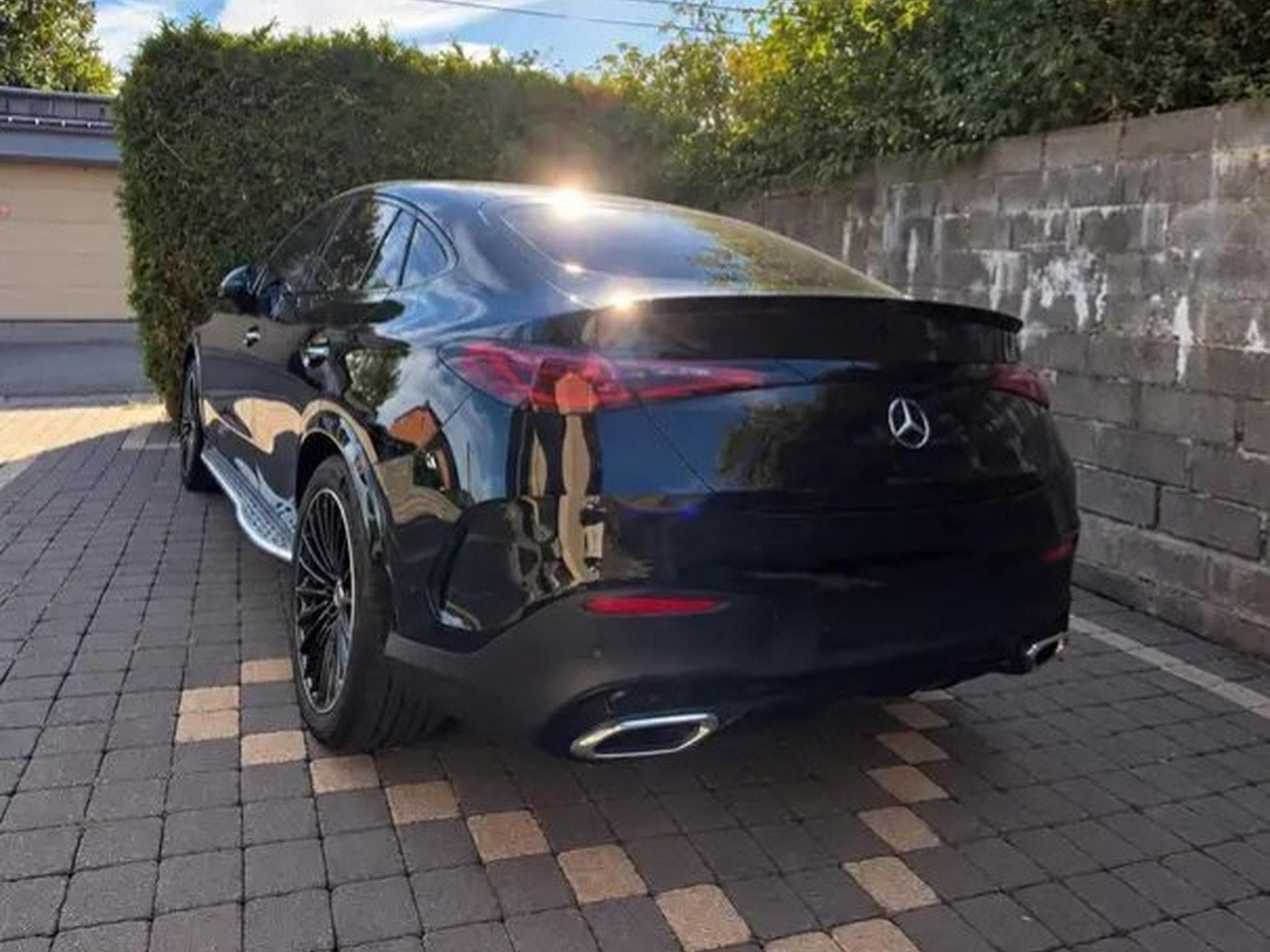 Mercedes GLC 200 d 4M AMG-Line LED+Pano+Keyless+Night (2025) - Photo 2