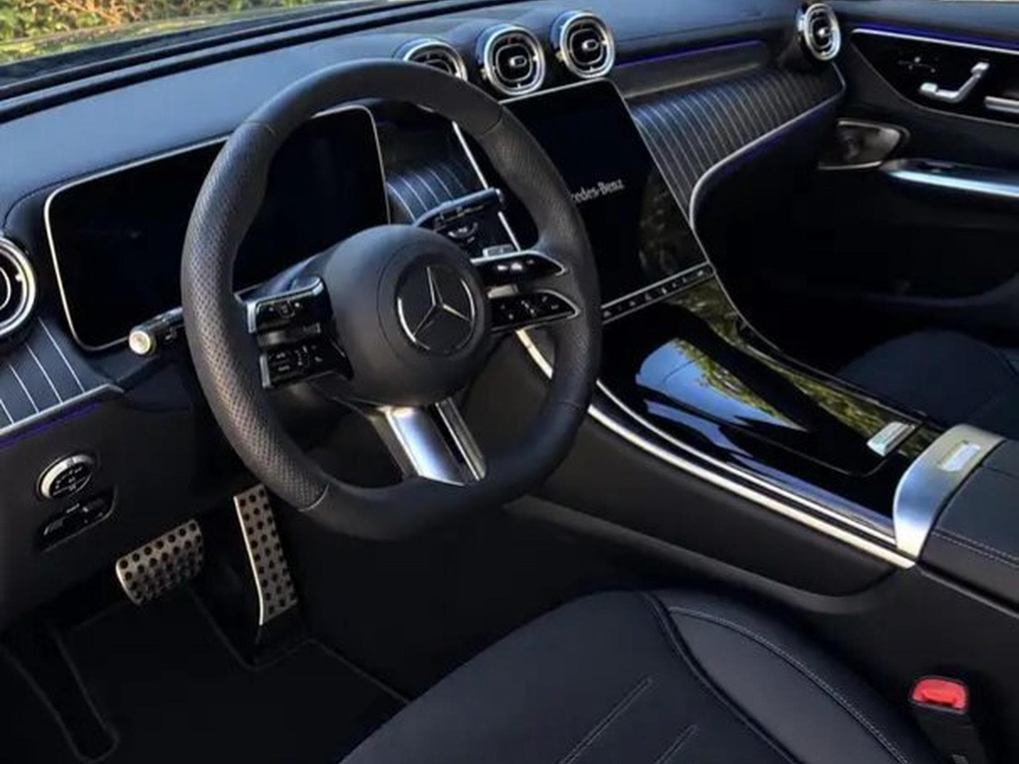 Mercedes GLC 200 d 4M AMG-Line LED+Pano+Keyless+Night (2025) - Photo 3