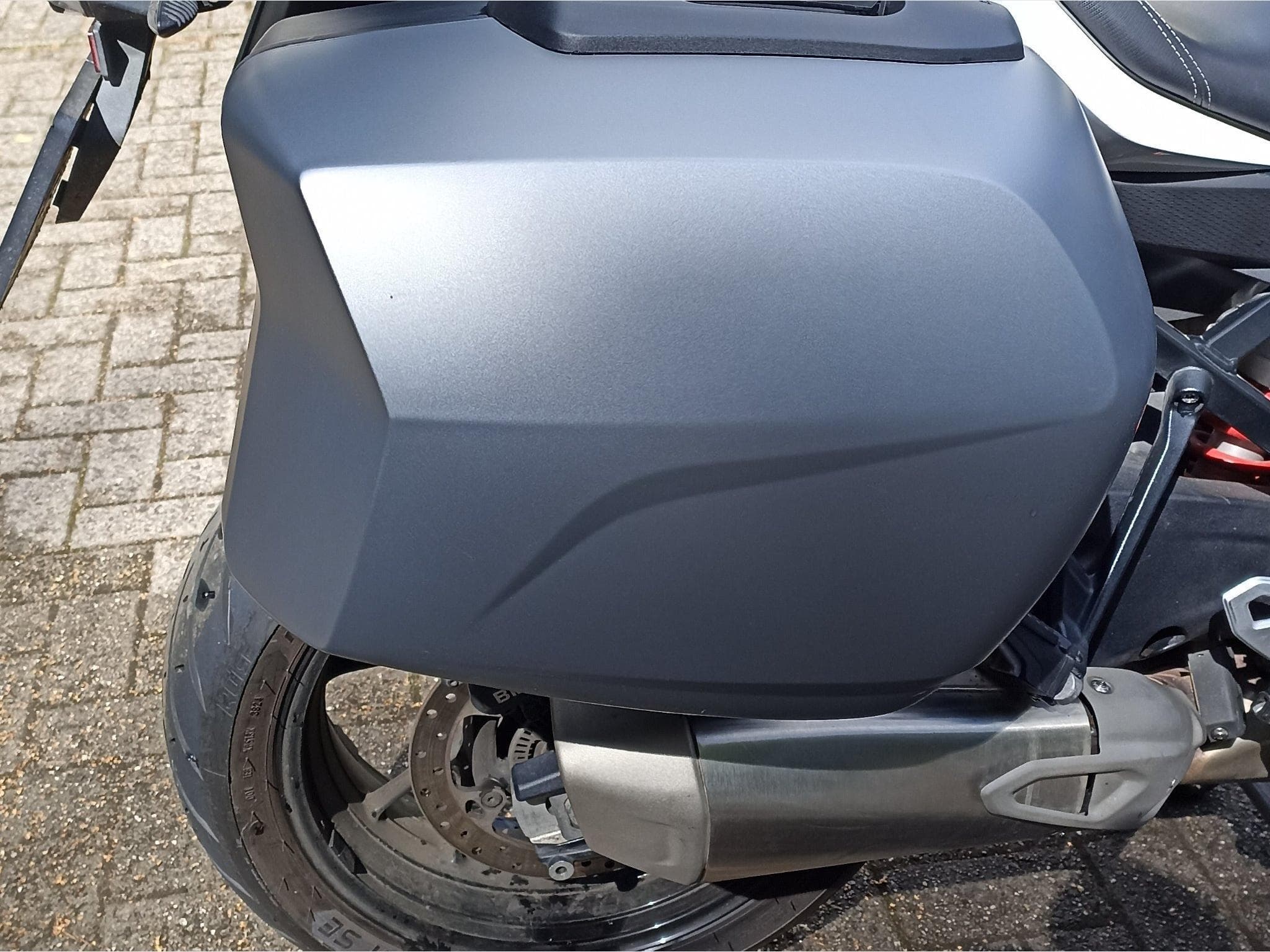 BMW S 1000 XR (2018) - Photo 3
