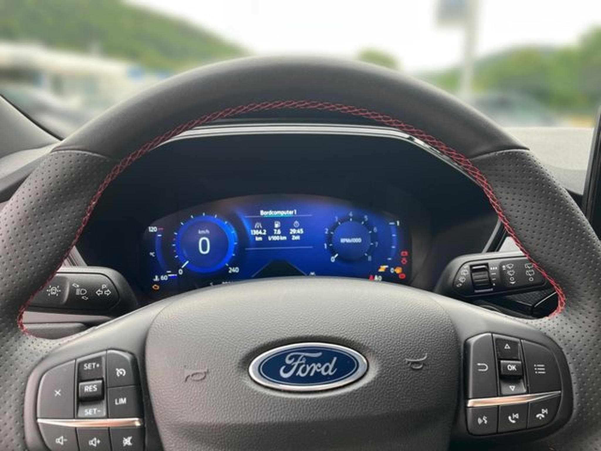 Ford Kuga Kuga ST-Line (2024) - Photo 8