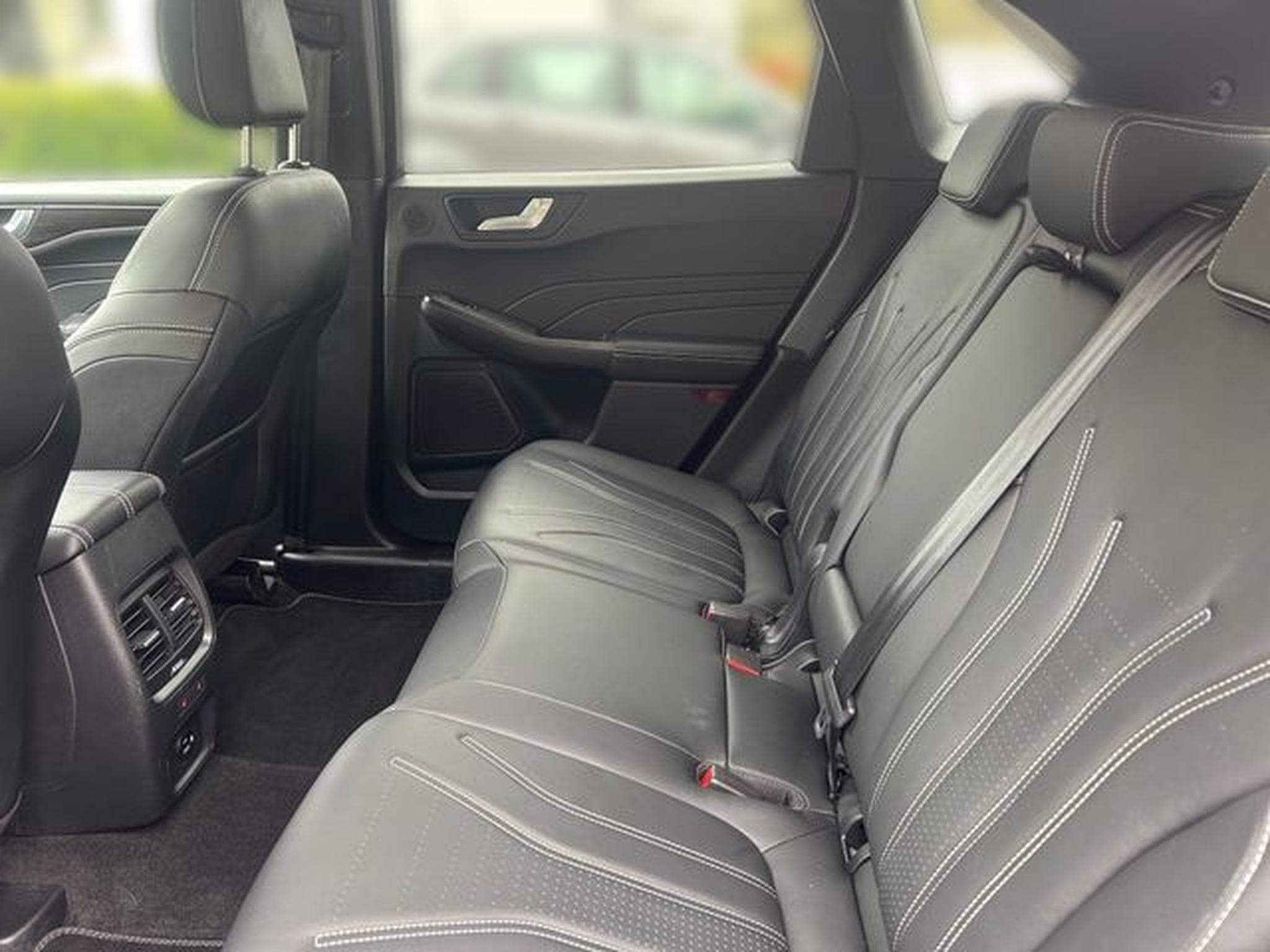 Ford Kuga Kuga Plug-In Hybrid Vignale (2022) - Photo 9
