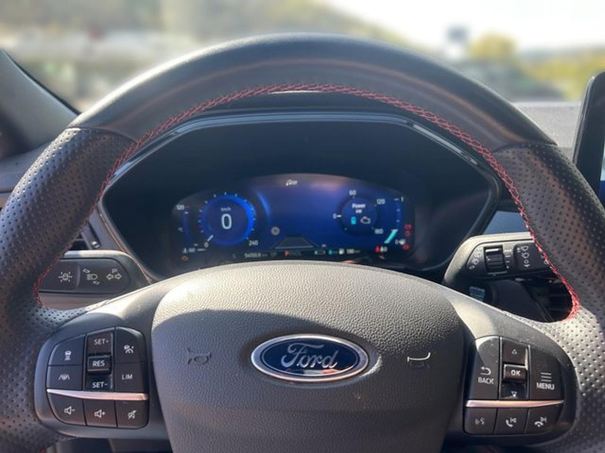 Ford Kuga Kuga Plug-In Hybrid ST-Line (2022) - Photo 6