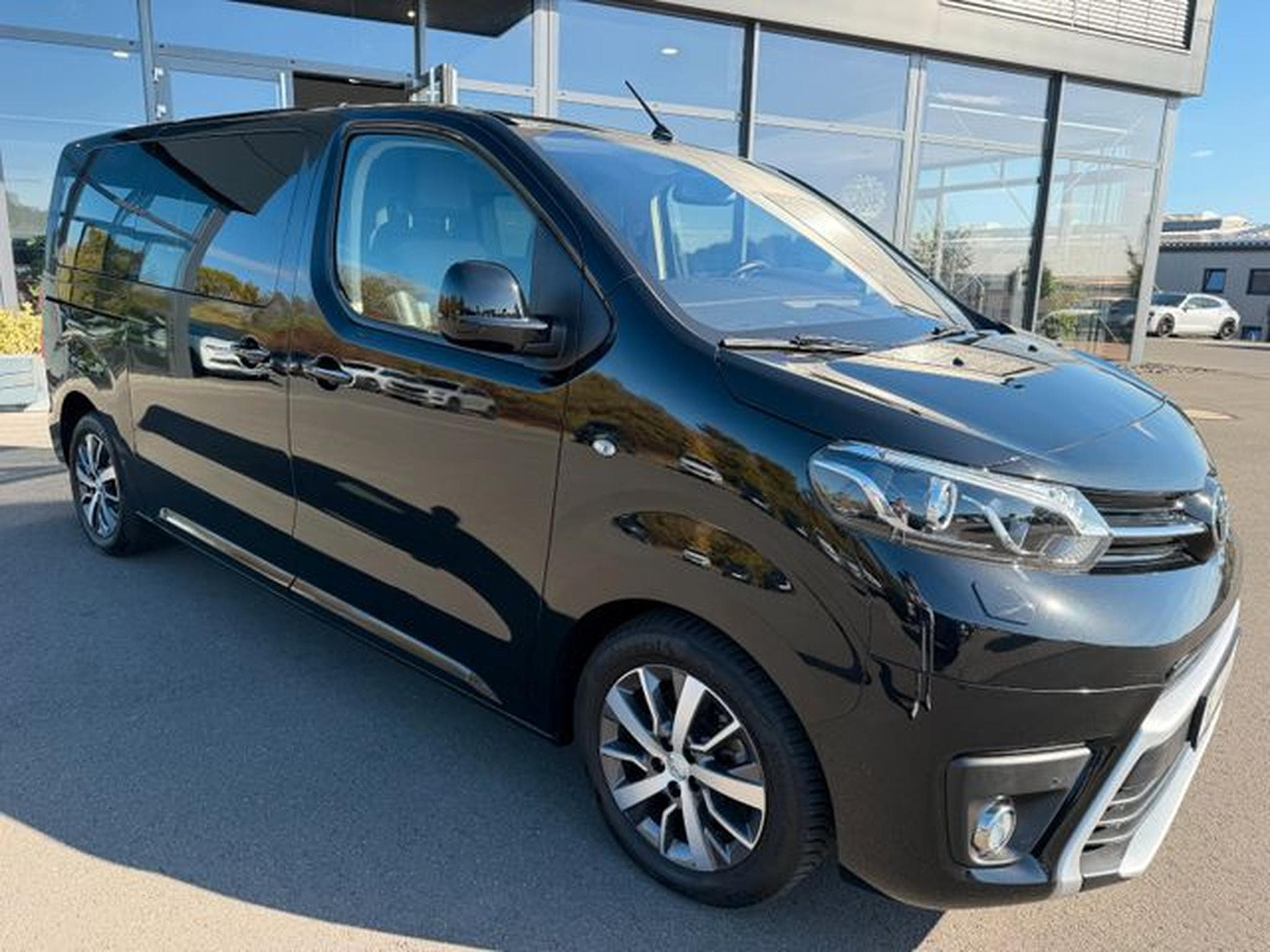 Toyota Proace Verso Proace Verso L1 Standhz Leder .-Sitzer Pano AHK (2021) - Photo 4