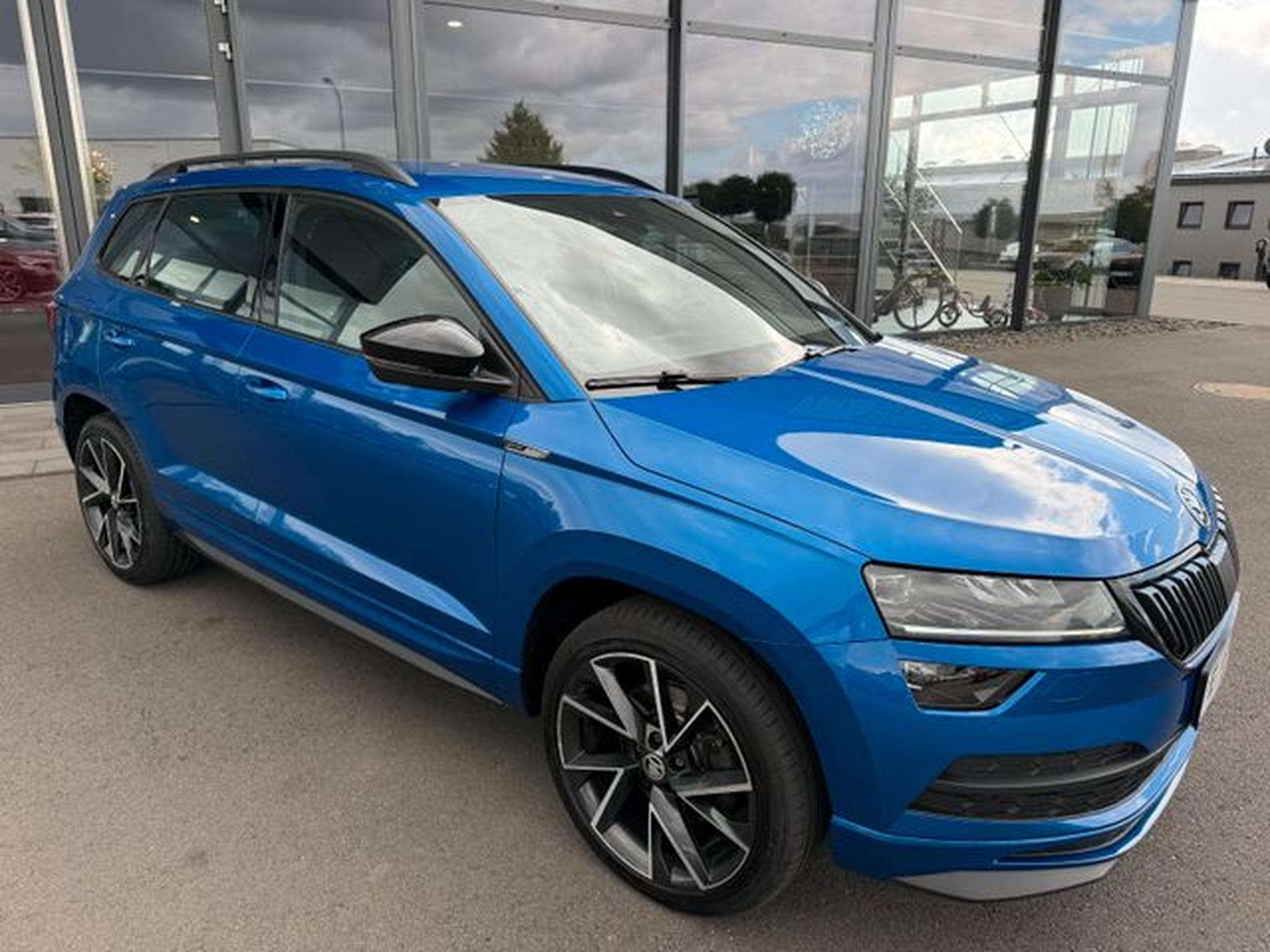 Skoda Karoq Karoq 2,0TDi Sportline 4x4 AHK Leder Canton ACC (2020) - Photo 4