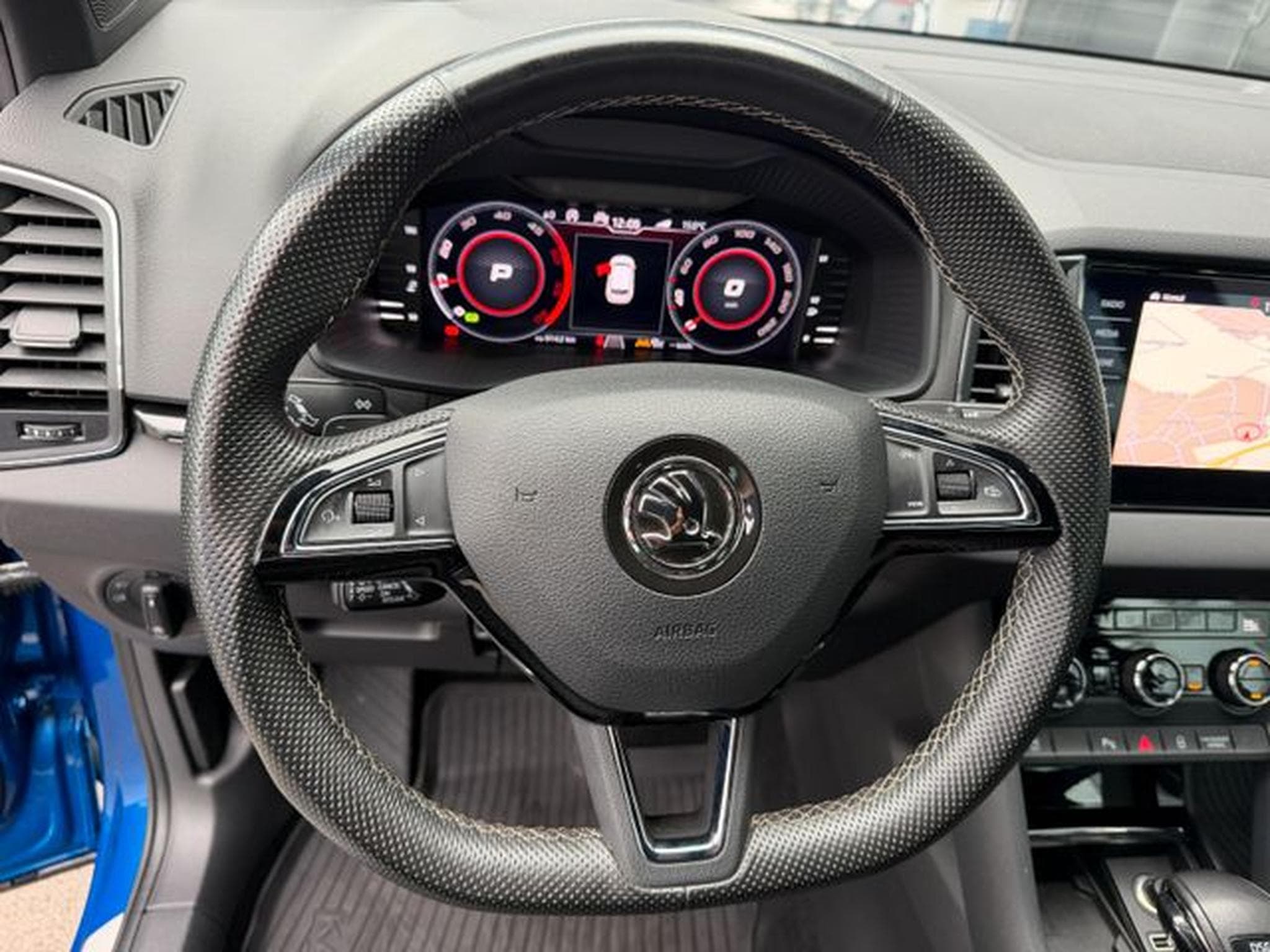 Skoda Karoq Karoq 2,0TDi Sportline 4x4 AHK Leder Canton ACC (2020) - Photo 12
