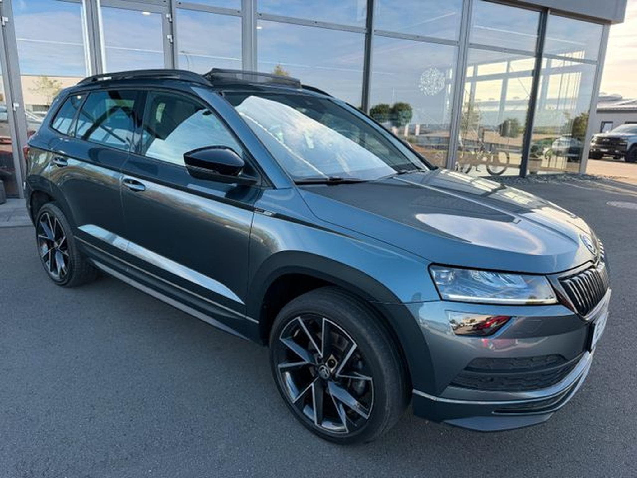 Skoda Karoq Karoq 2,0TSi Sportline 4x4 Pano Teilleder 19"Can (2021) - Photo 4