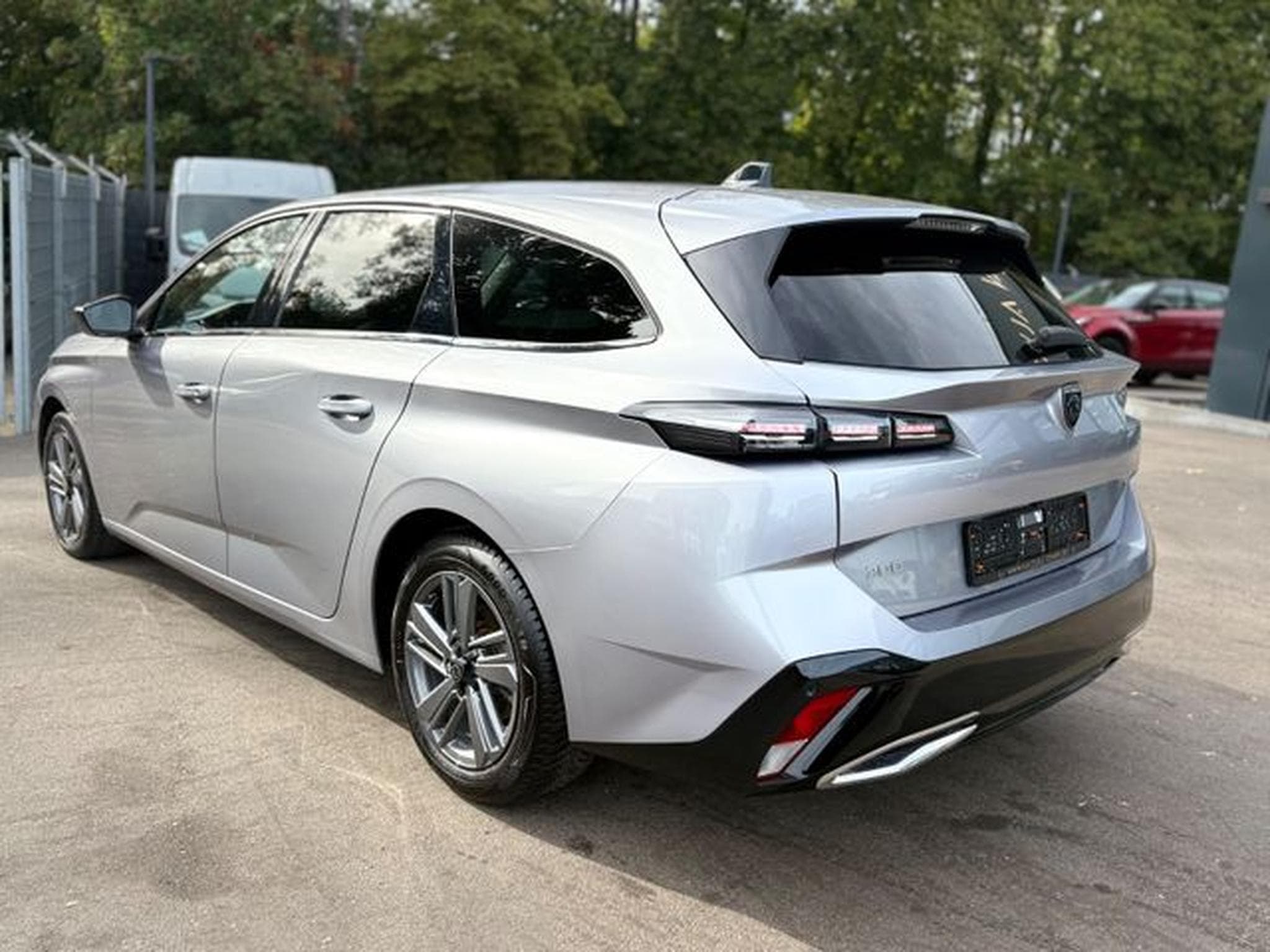 Peugeot 308 308 SW ALLURE *SHZ*TEILLEDER*VIRTUELL*NAVI*LED* (2024) - Photo 10