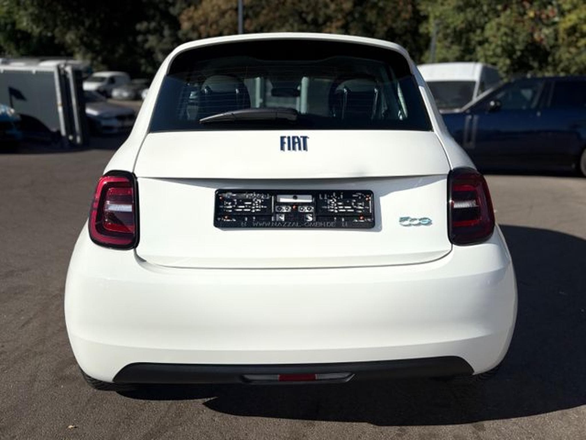 Fiat 500 500e*1.HD*42 KW GROßE REICHWEITE*SCHNELL LADE* (2023) - Photo 8