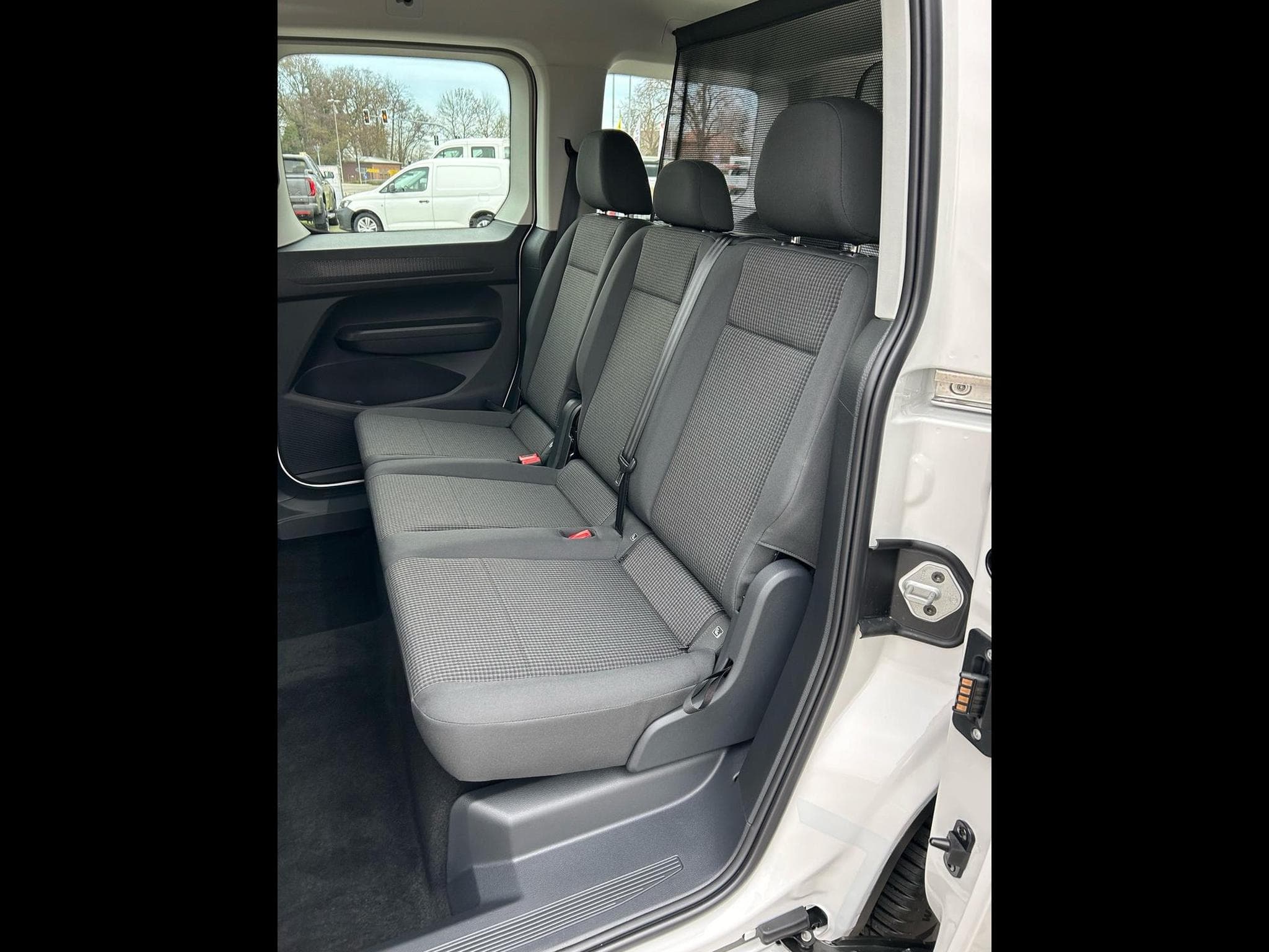 VW Caddy Trendline (2026) - Photo 15