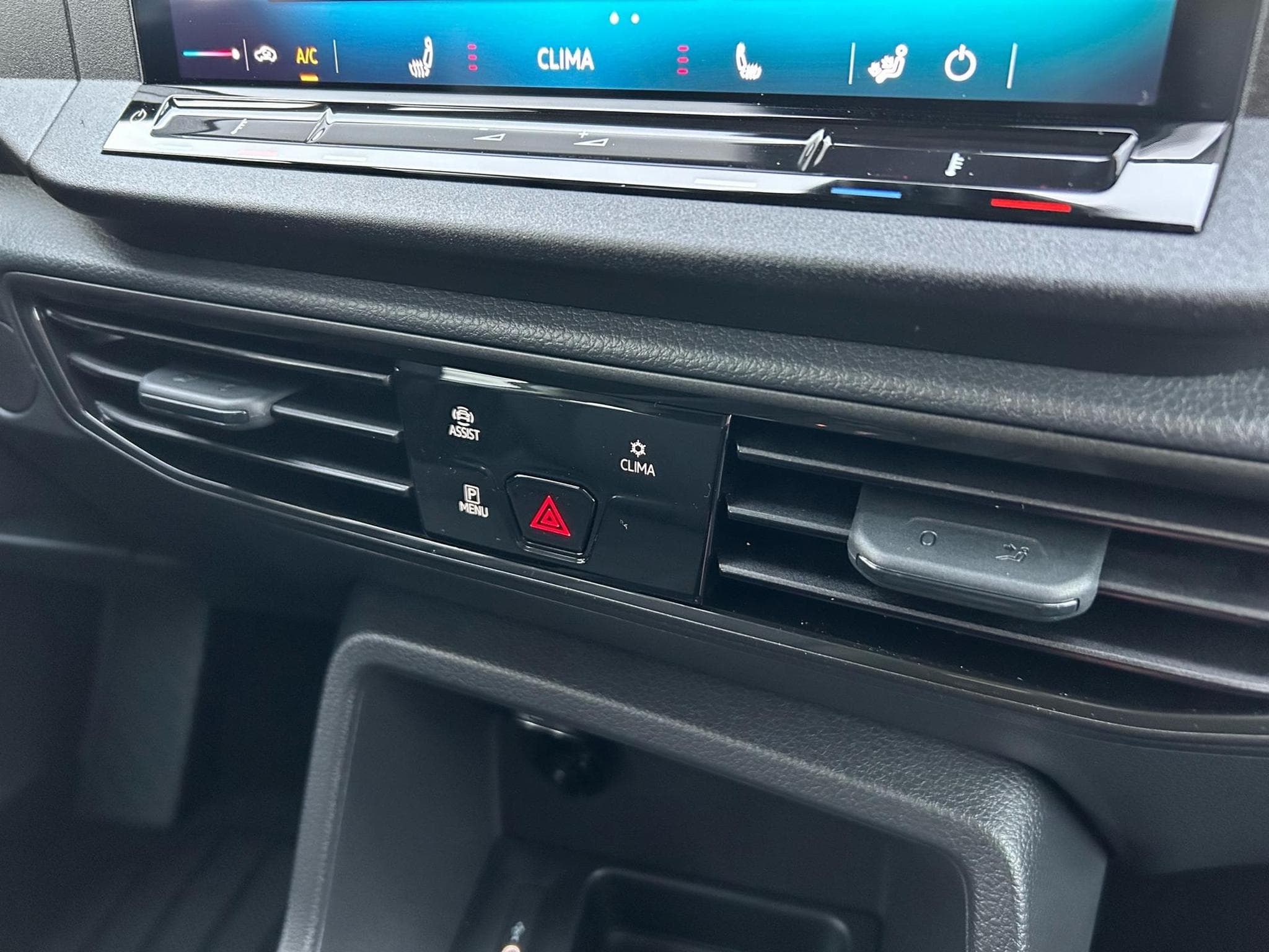 VW Caddy Trendline (2026) - Photo 9