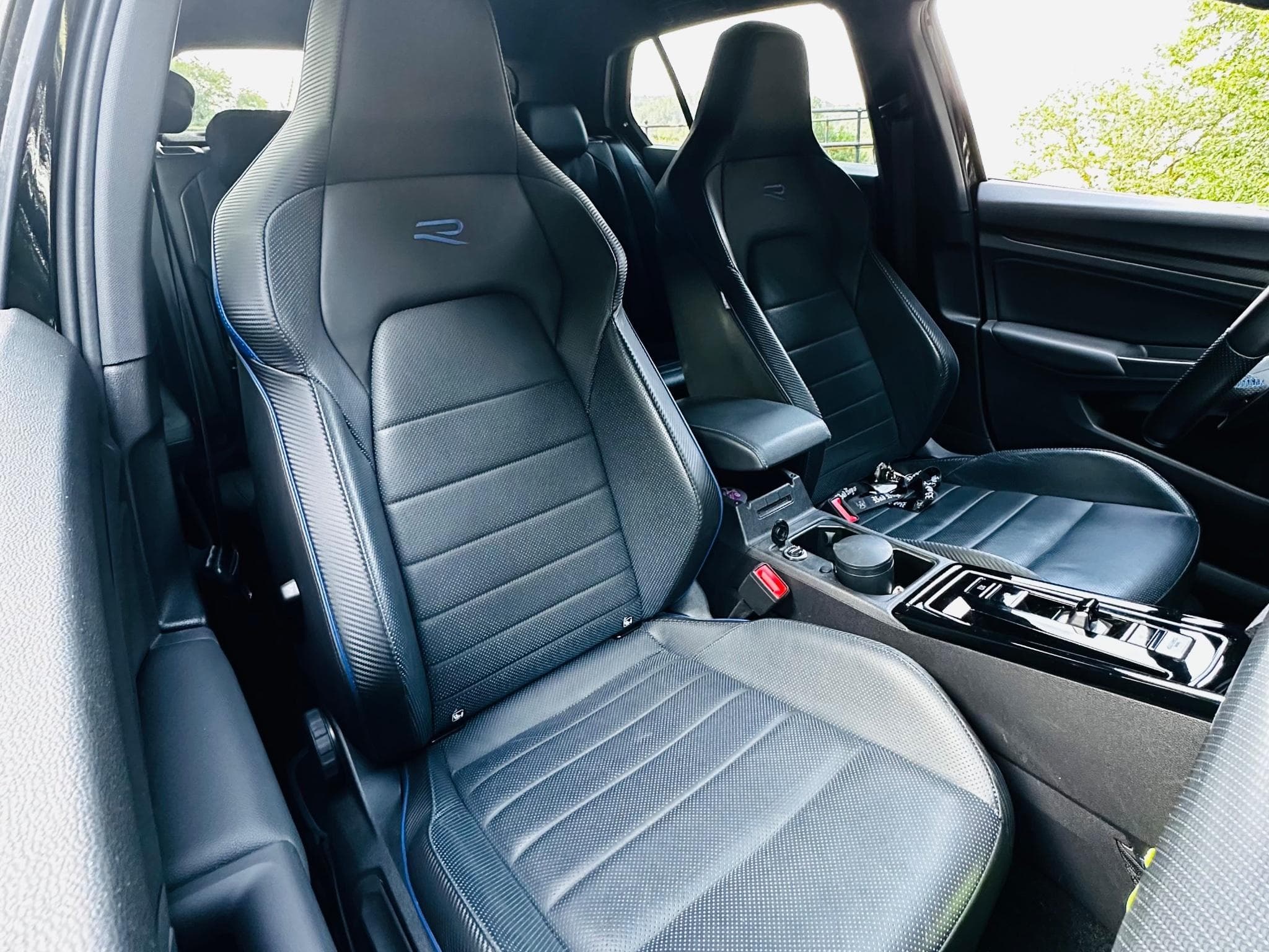 VW Golf VIII R (2023) - Photo 4