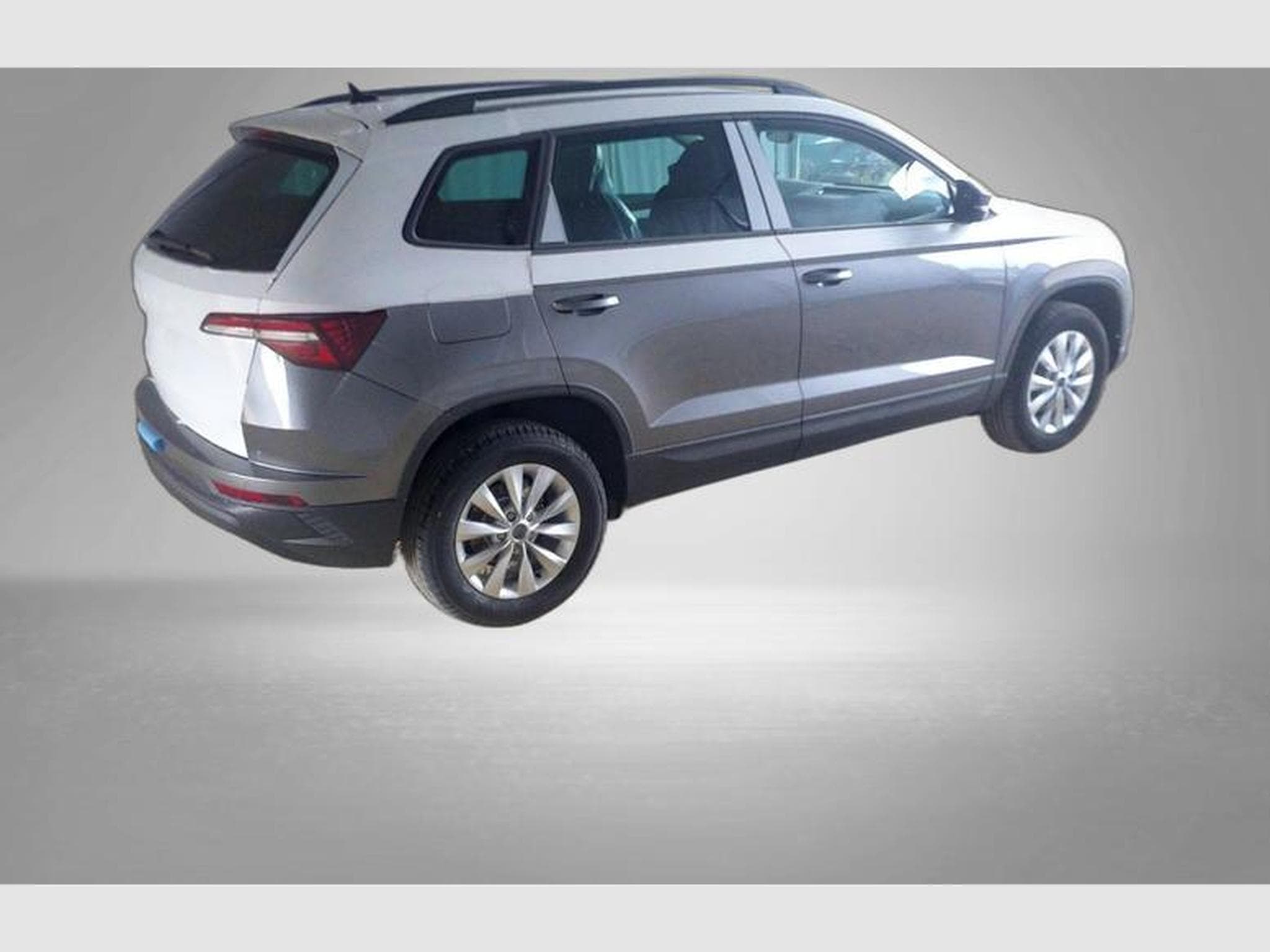 Skoda Karoq Selection 1.0 TSI 6-Gang (2026) - Photo 3