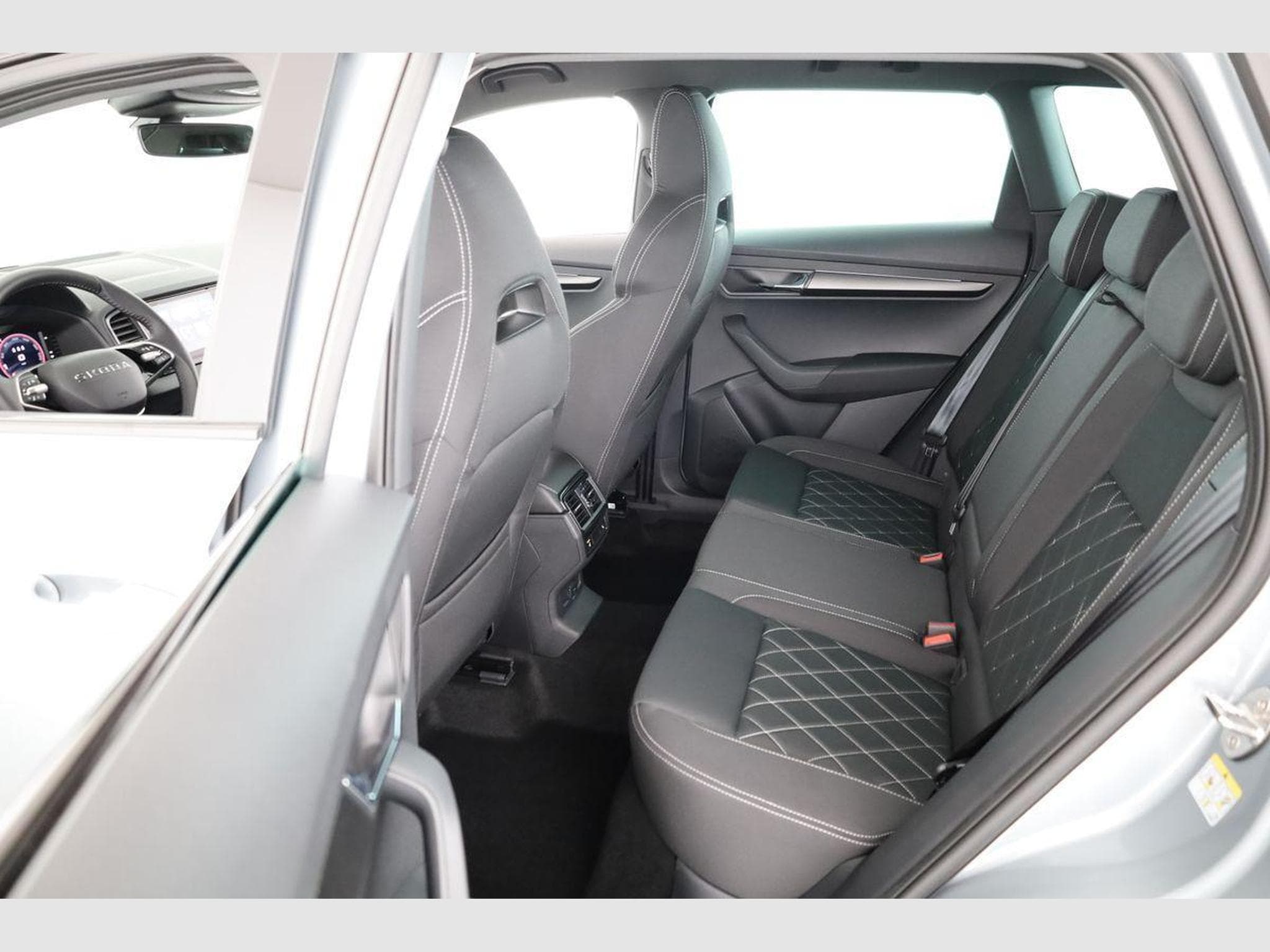 Skoda Karoq Sportline (2026) - Photo 12