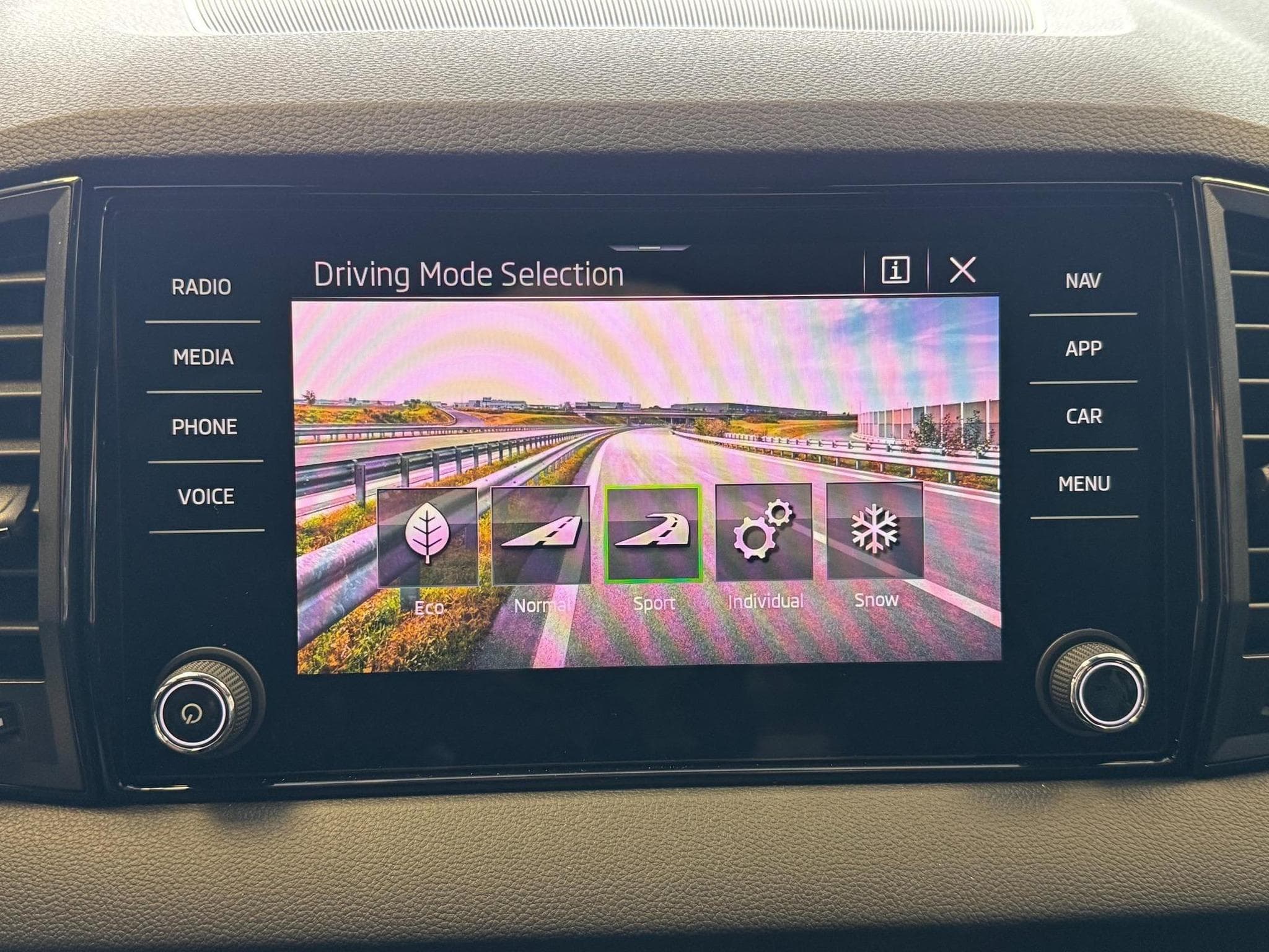 Skoda Karoq Sportline (2026) - Photo 22