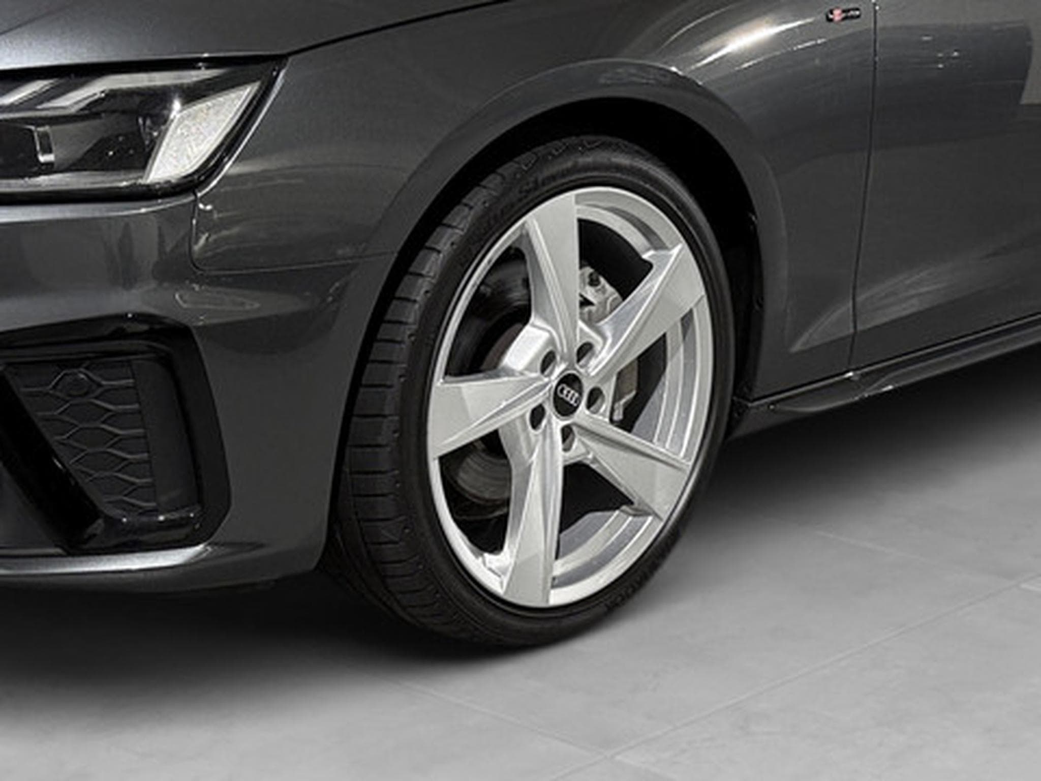 Audi A4 Avant 2.0 TDI S tronic S line (2023) - Photo 21