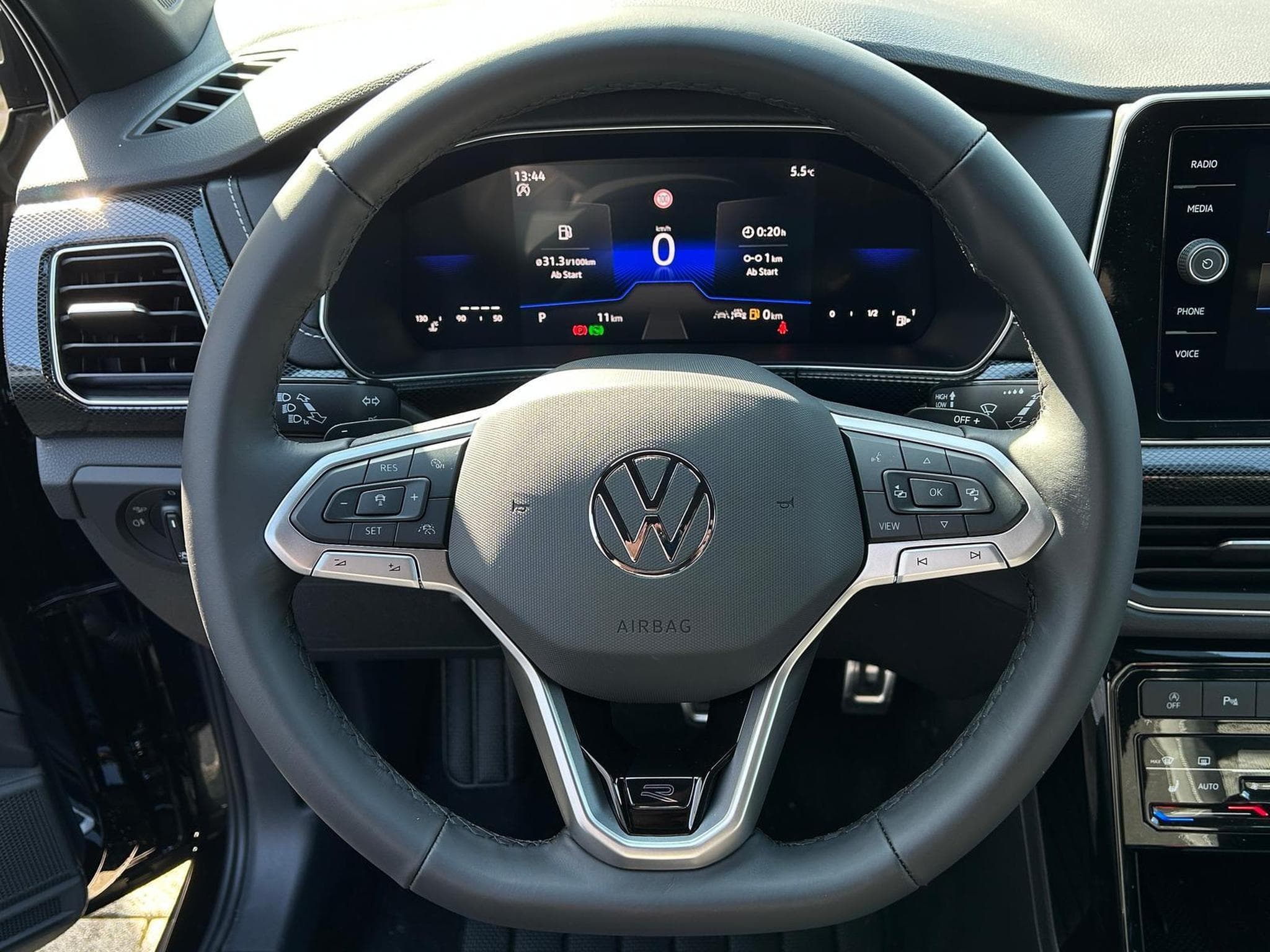 VW T-Cross R-Line (2026) - Photo 8