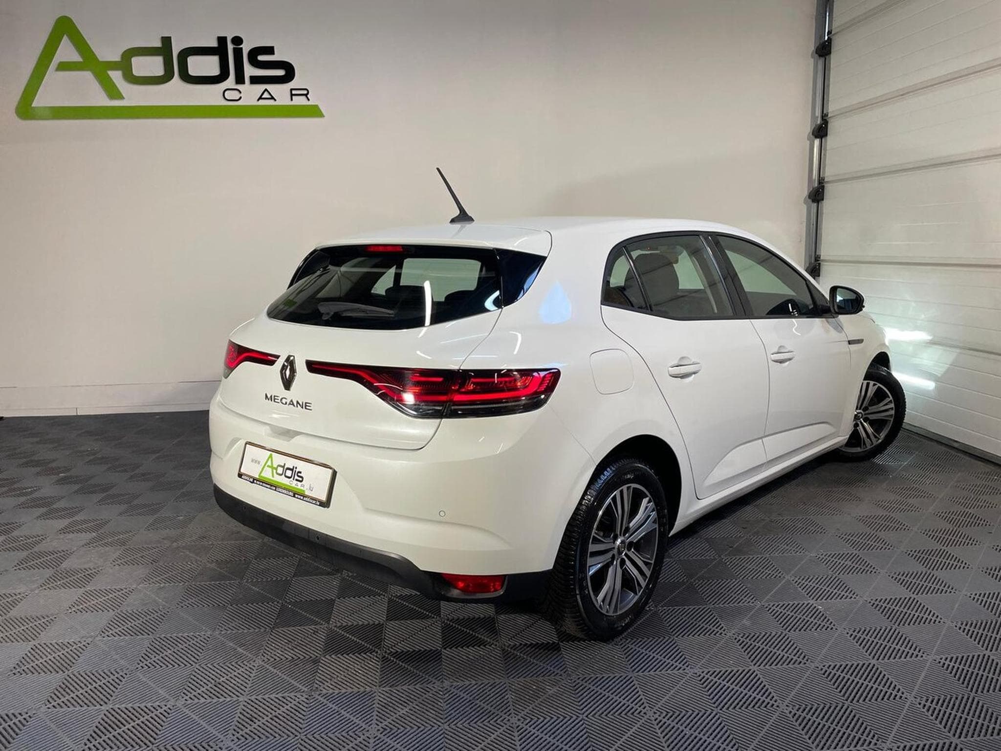 Renault Megane IV 1.3 TCE 140 INTENS CARPLAY (2023) - Photo 2