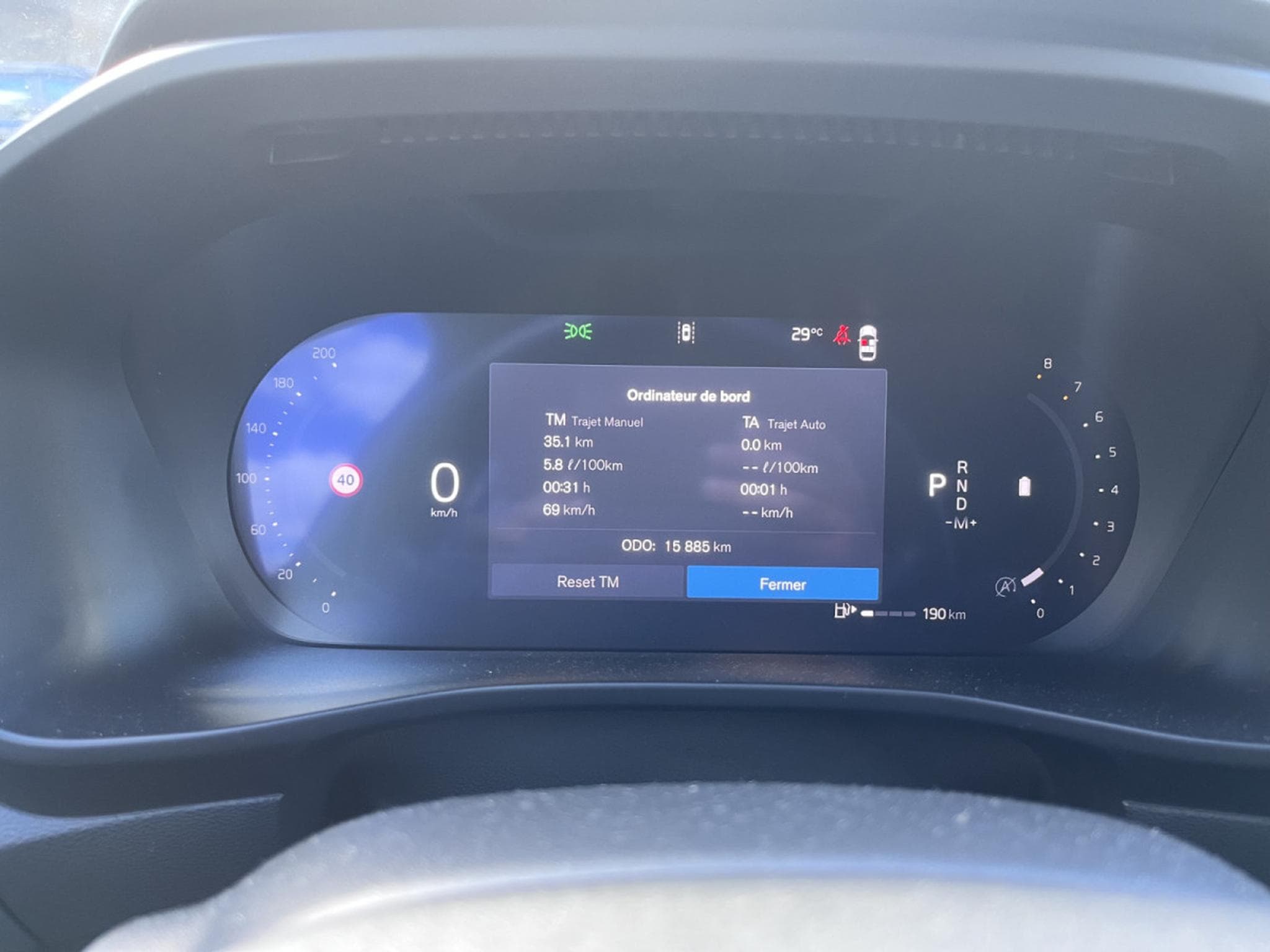 Volvo XC40 B3 Plus Dark DCT (2025) - Photo 15