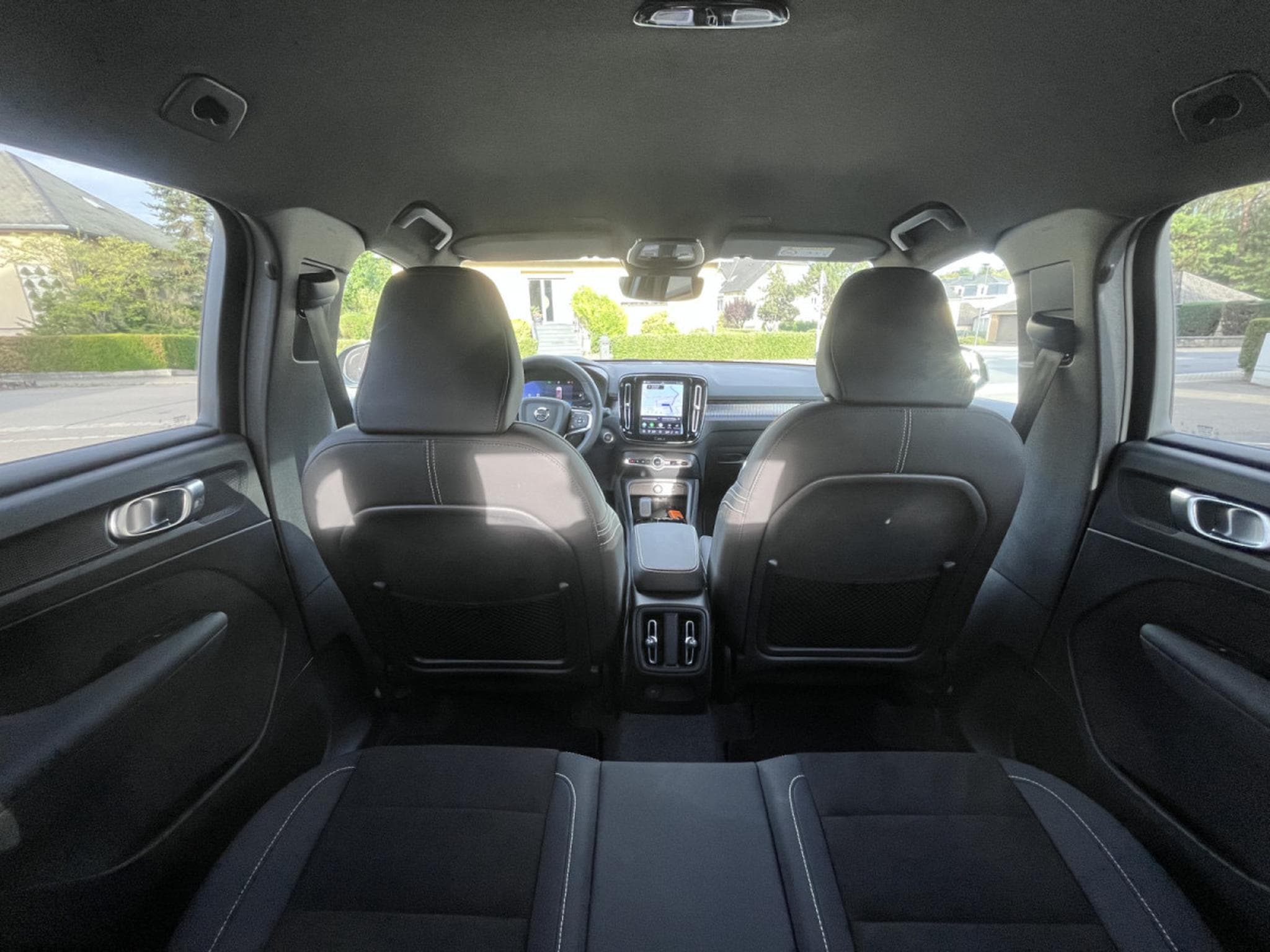 Volvo XC40 B3 Plus Dark DCT (2025) - Photo 12