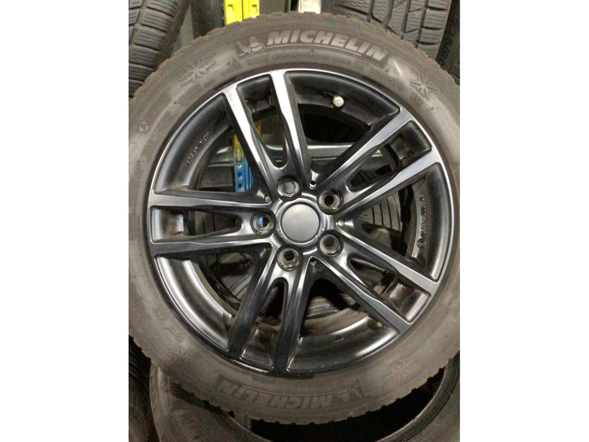 Jantes alu + Pneus h – 16" - Photo 1