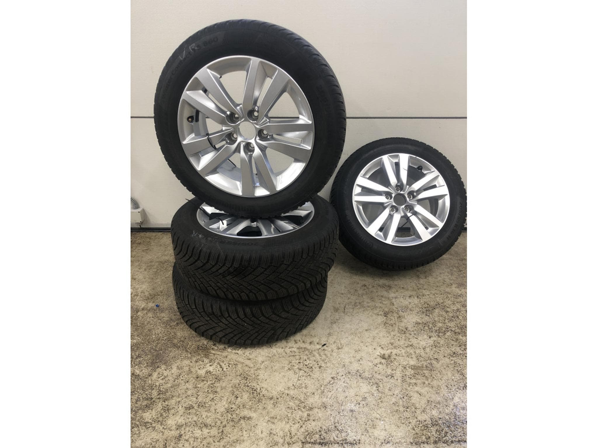 Jantes alu + Pneus h – 16" - Photo 1