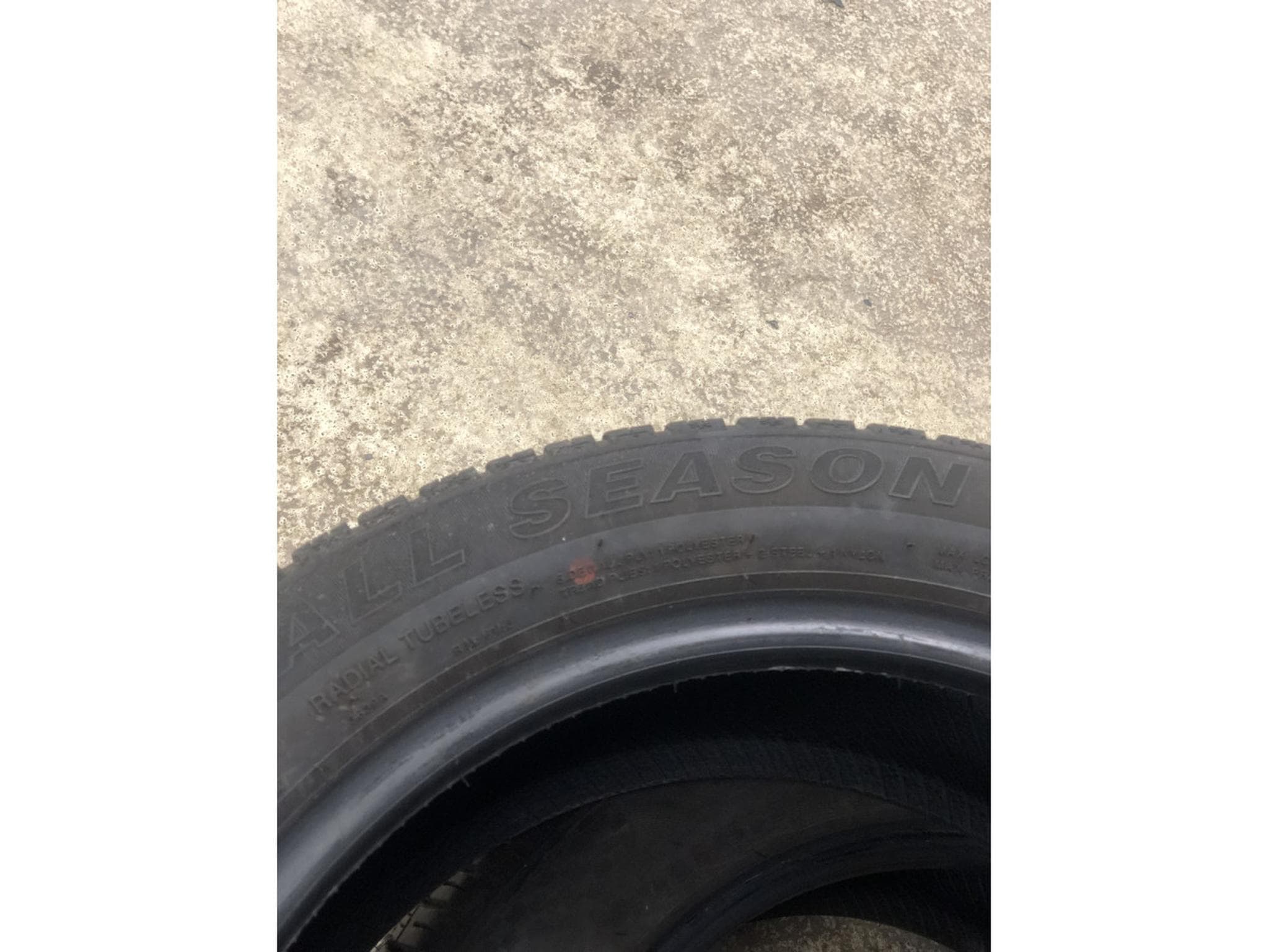 Pneus toutes saisons – 17" - Photo 3
