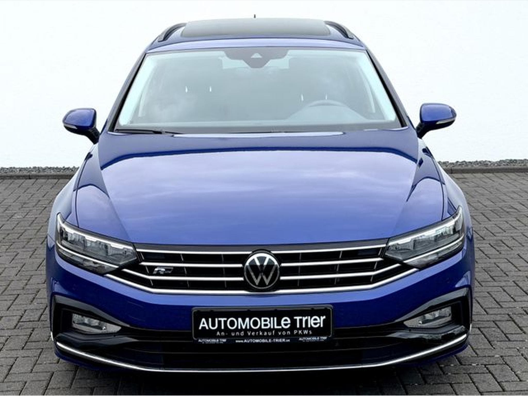 VW Passat Passat Variant 2.0 TDI R line /Led/Pano/App/ (2022) - Photo 2