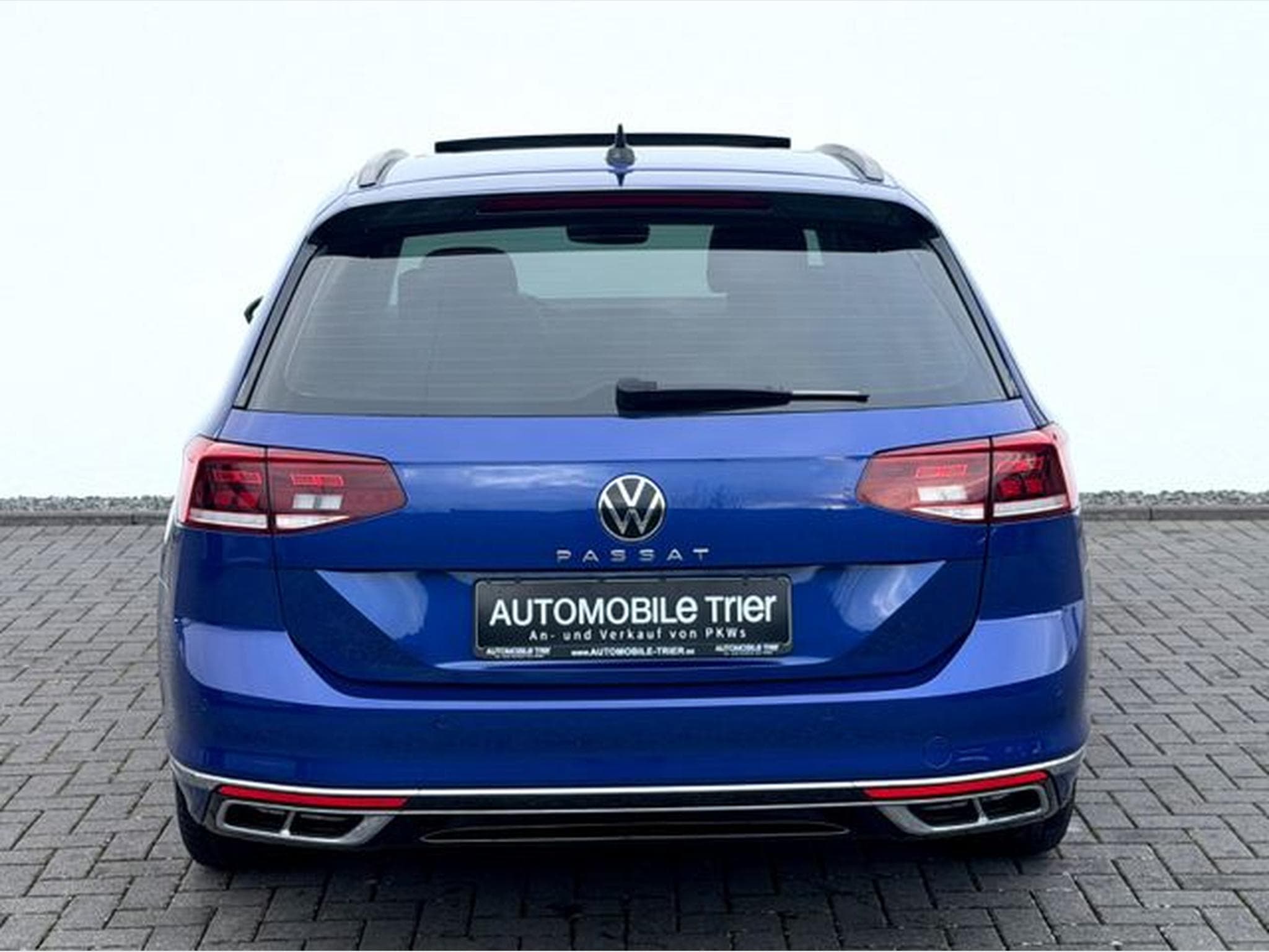 VW Passat Passat Variant 2.0 TDI R line /Led/Pano/App/ (2022) - Photo 6