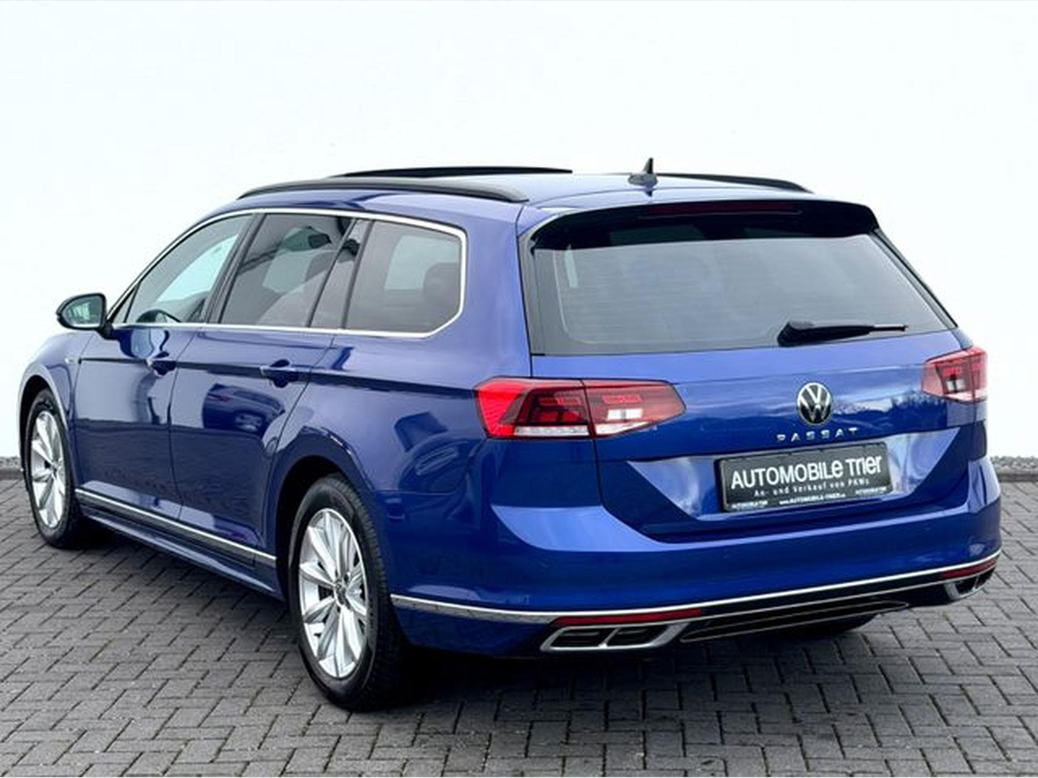 VW Passat Passat Variant 2.0 TDI R line /Led/Pano/App/ (2022) - Photo 7