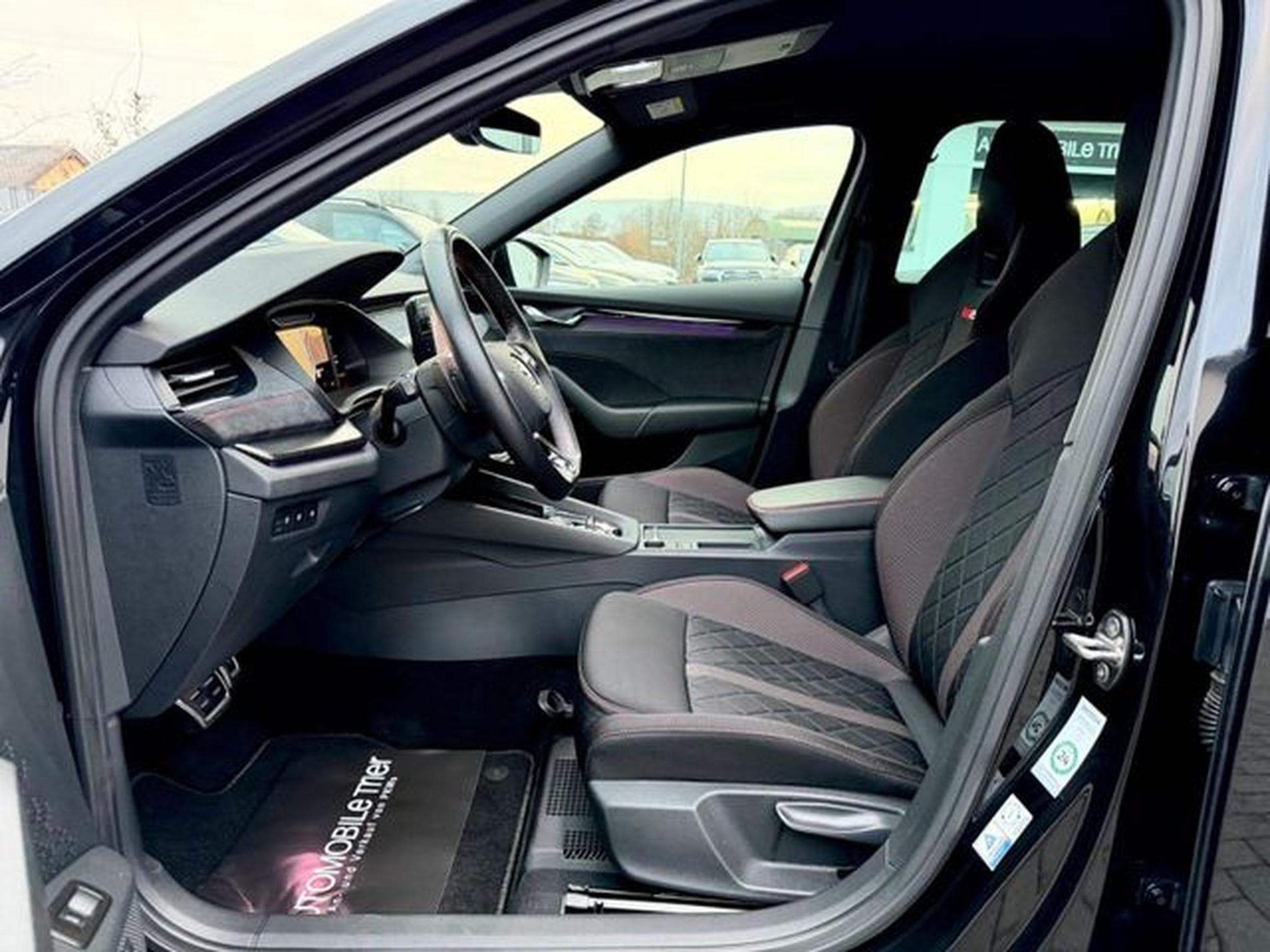 Skoda Octavia Octavia Combi RS 2.0 TDI DSG /LED/ACC/1.HAND/ (2021) - Photo 9