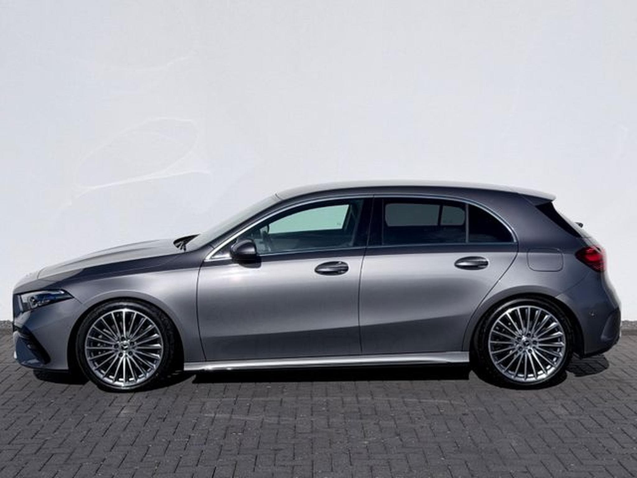 Mercedes A 220 A 220d Amg Line /NAVI/LED/CAM/BURMESTER/1.HAND/ (2024) - Photo 8
