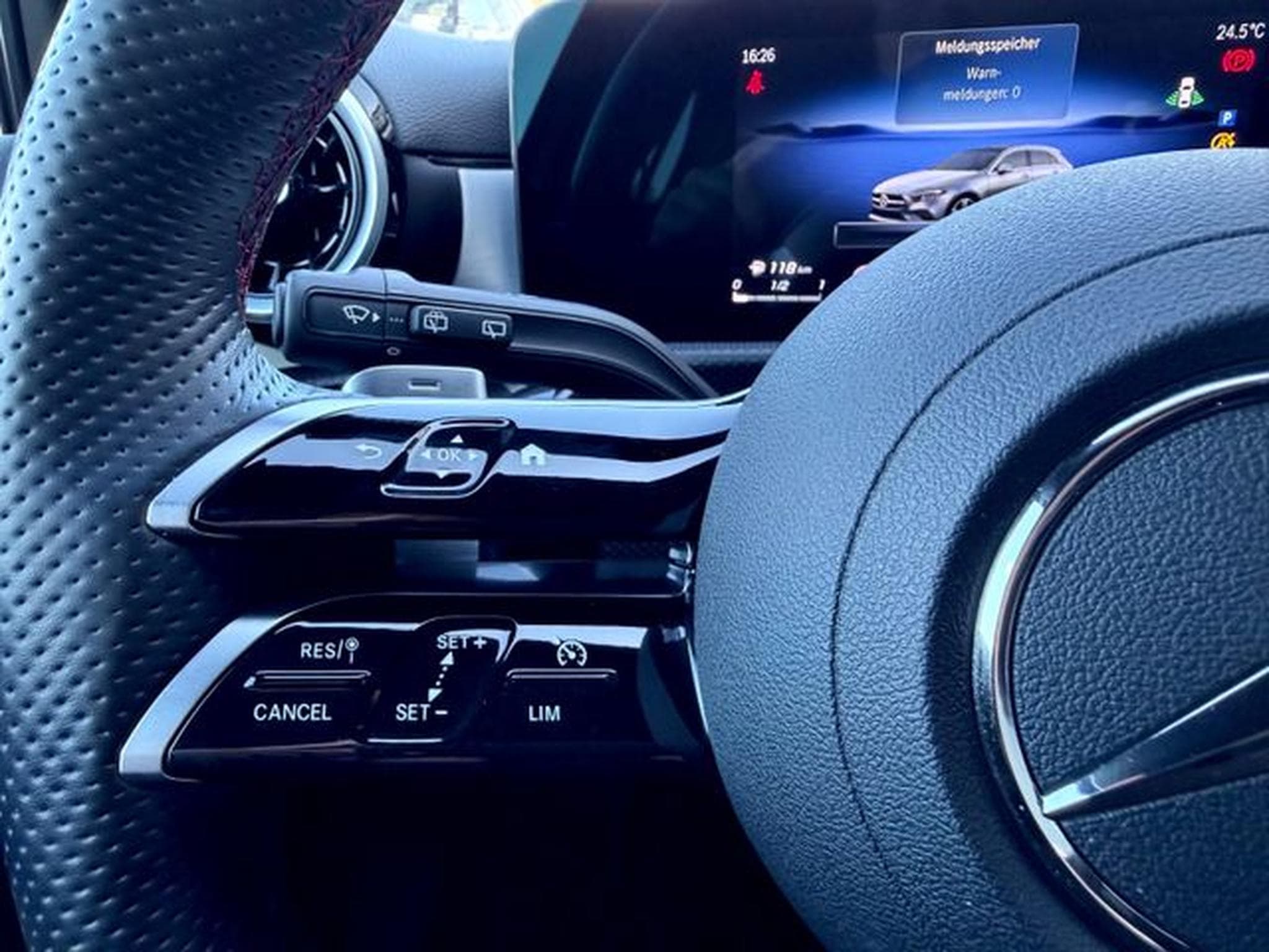 Mercedes A 220 A 220d Amg Line /NAVI/LED/CAM/BURMESTER/1.HAND/ (2024) - Photo 14
