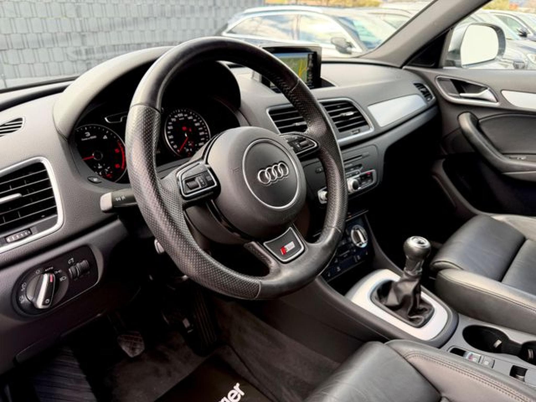 Audi Q3 Q3 2.0 TDI S line Sport Plus Paket /1.HAND/ (2014) - Photo 9