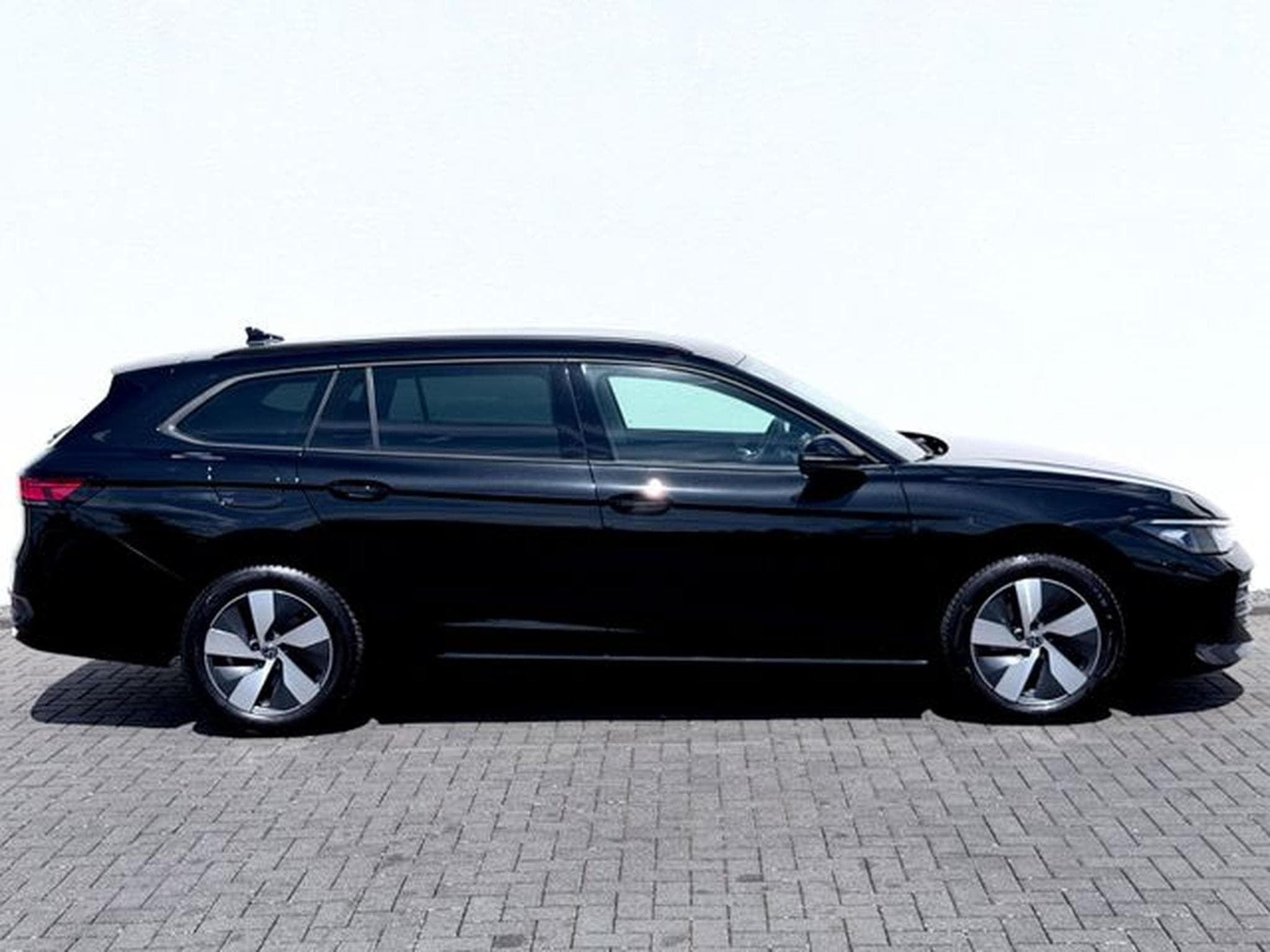 VW Passat Passat Variant 1.5 TSI DSG /LED/ACC/CAM/1.HAND/ (2025) - Photo 4