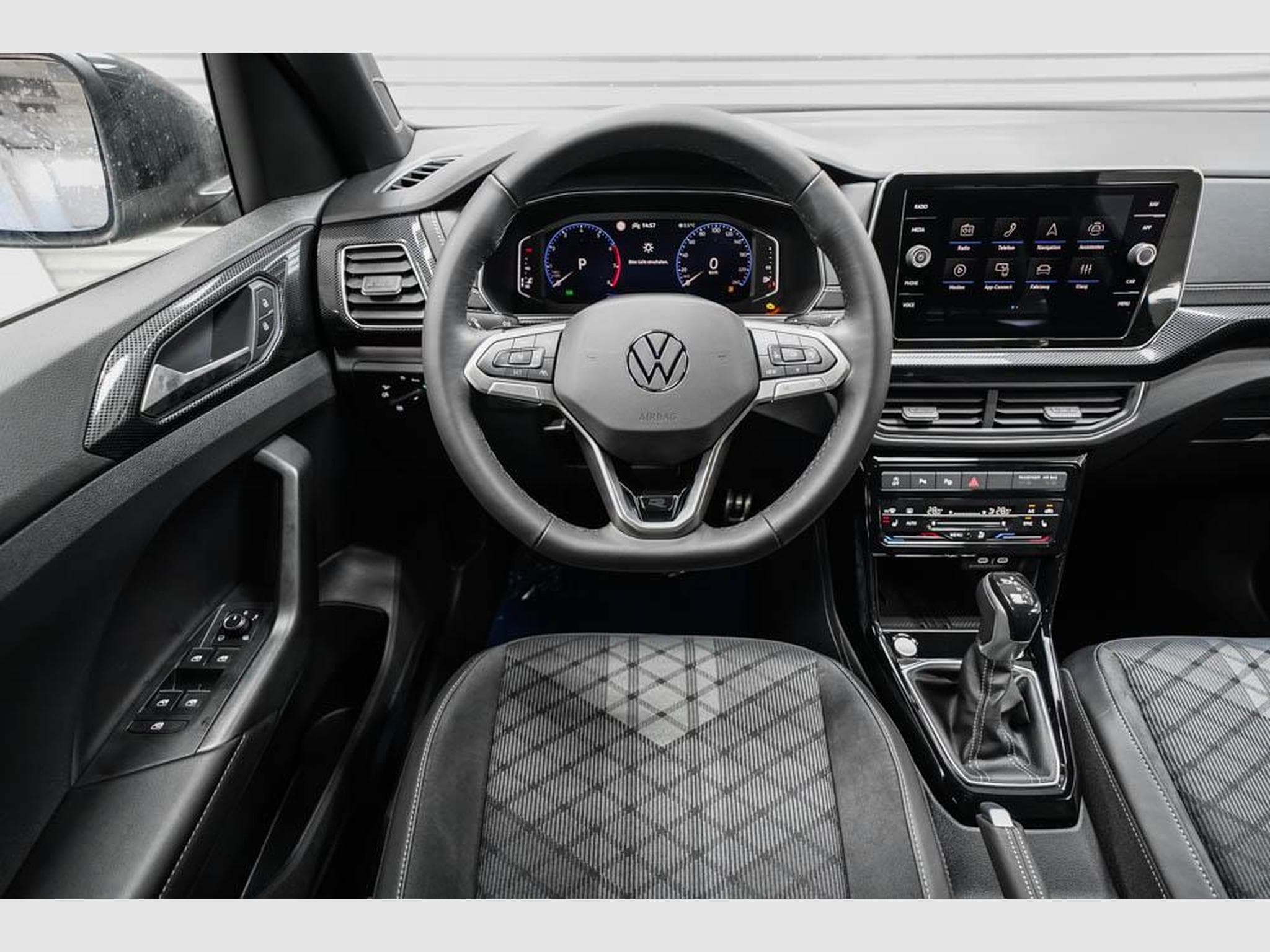 VW T-Cross 1,5 TSI DSG (2026) - Photo 8