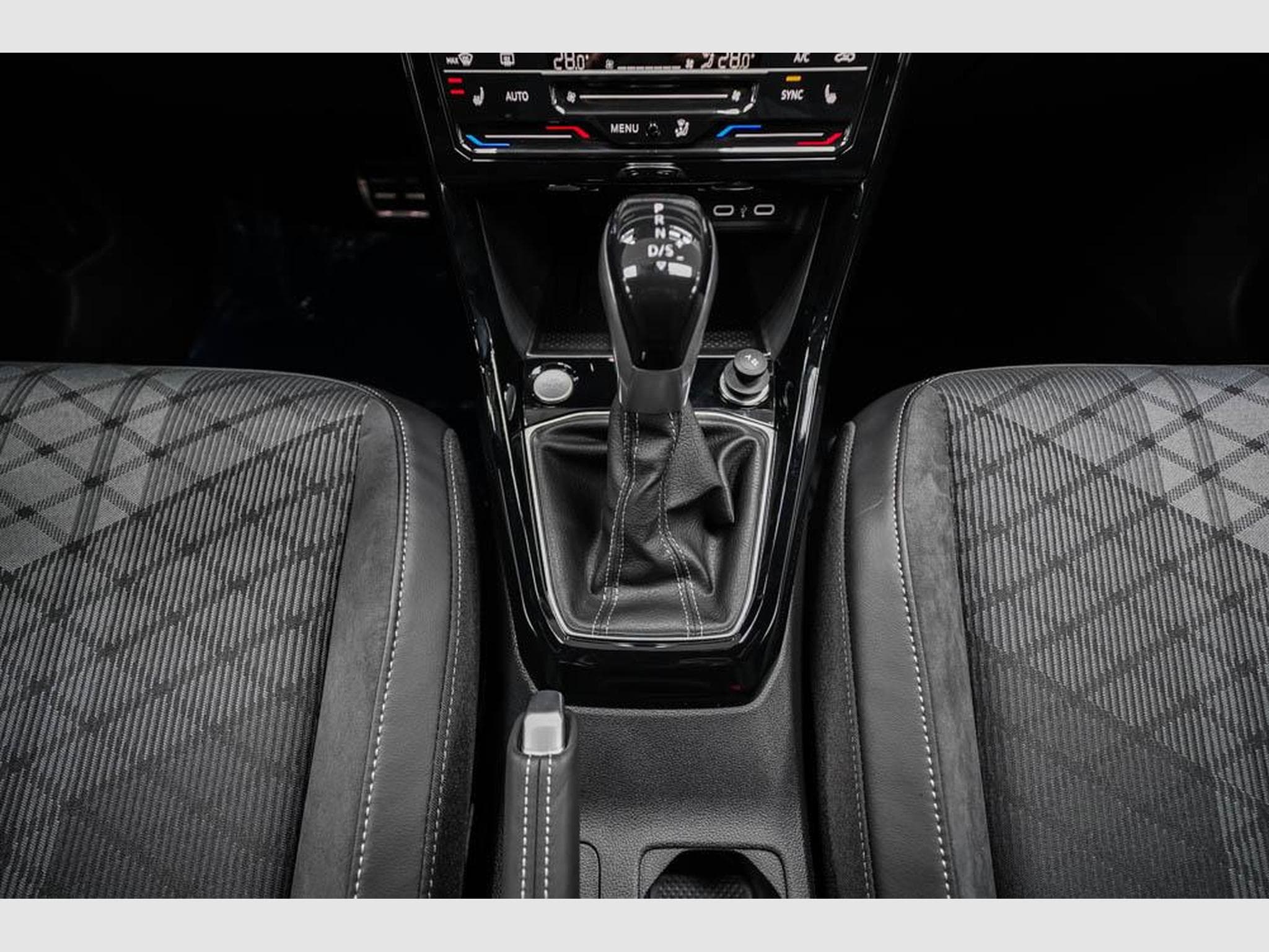 VW T-Cross 1,5 TSI DSG (2026) - Photo 12