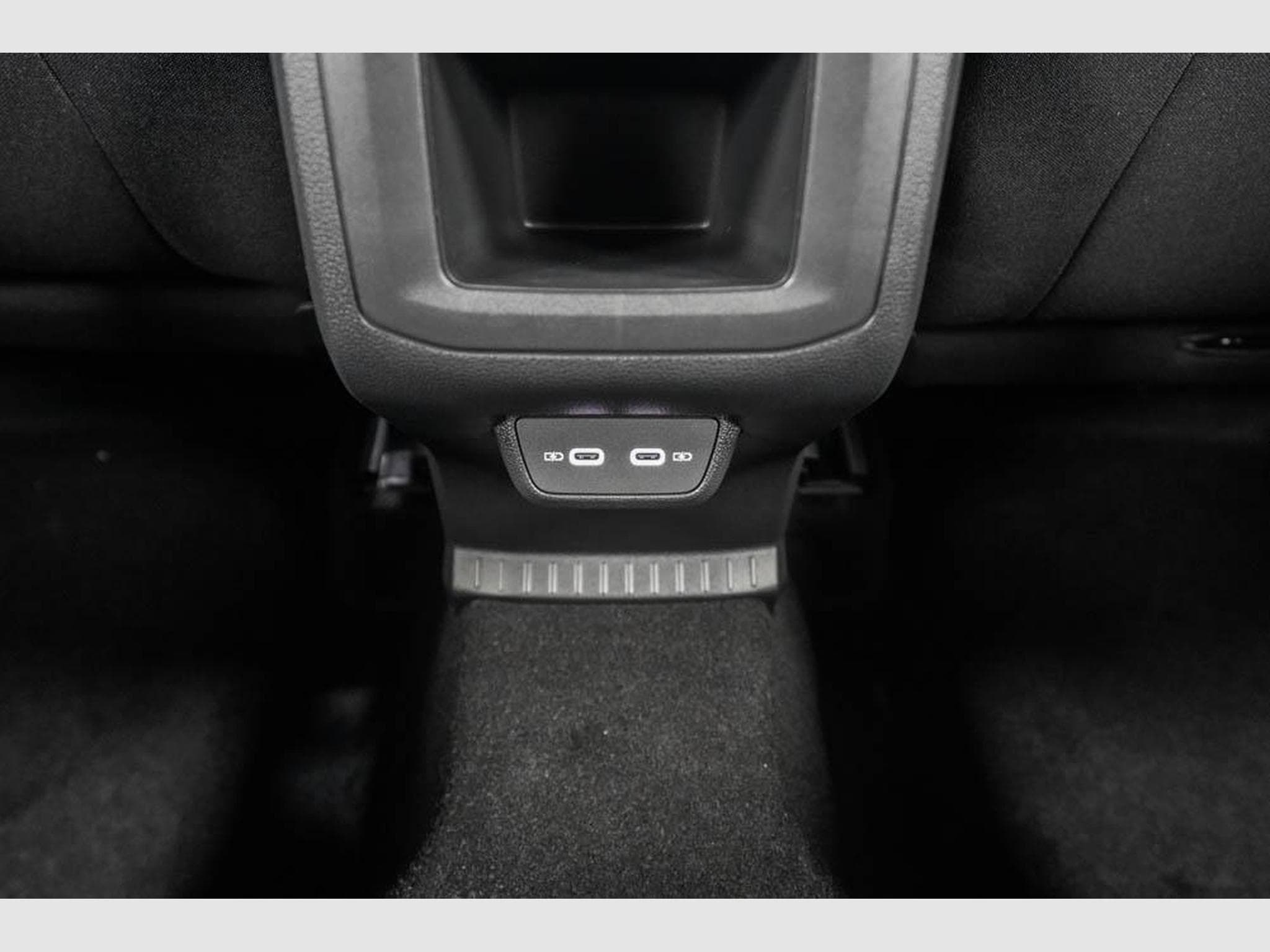 VW T-Cross 1,5 TSI DSG (2026) - Photo 17